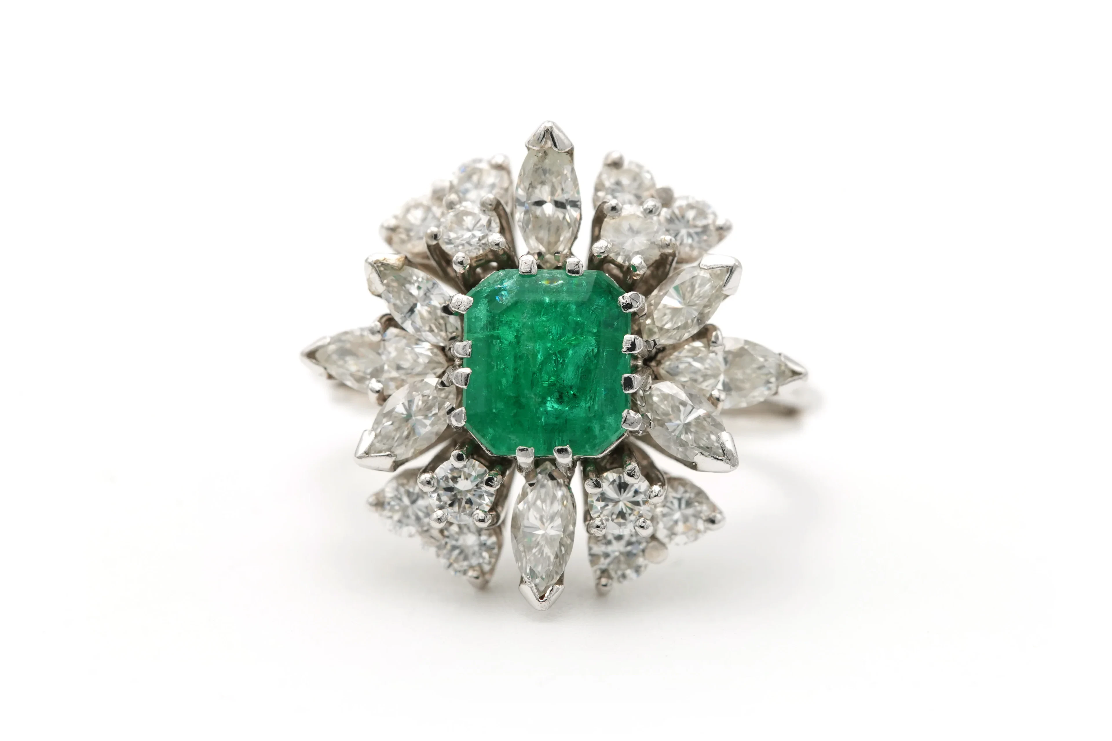 Marguerite Ring in White Gold, Emerald, and Diamonds