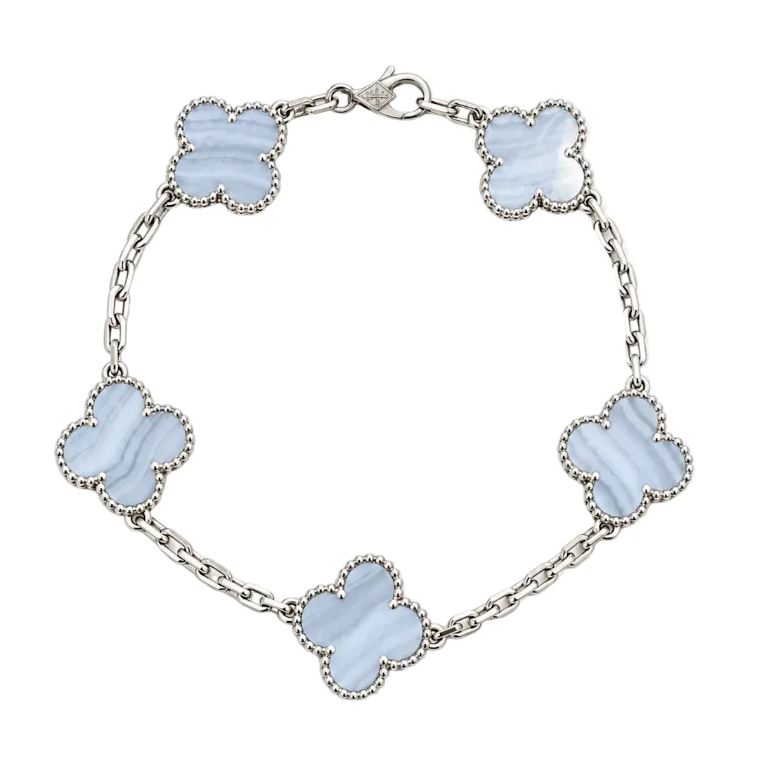 VAN CLEEF & ARPELS “Vintage Alhambra” bracelet in white gold and chalcedony