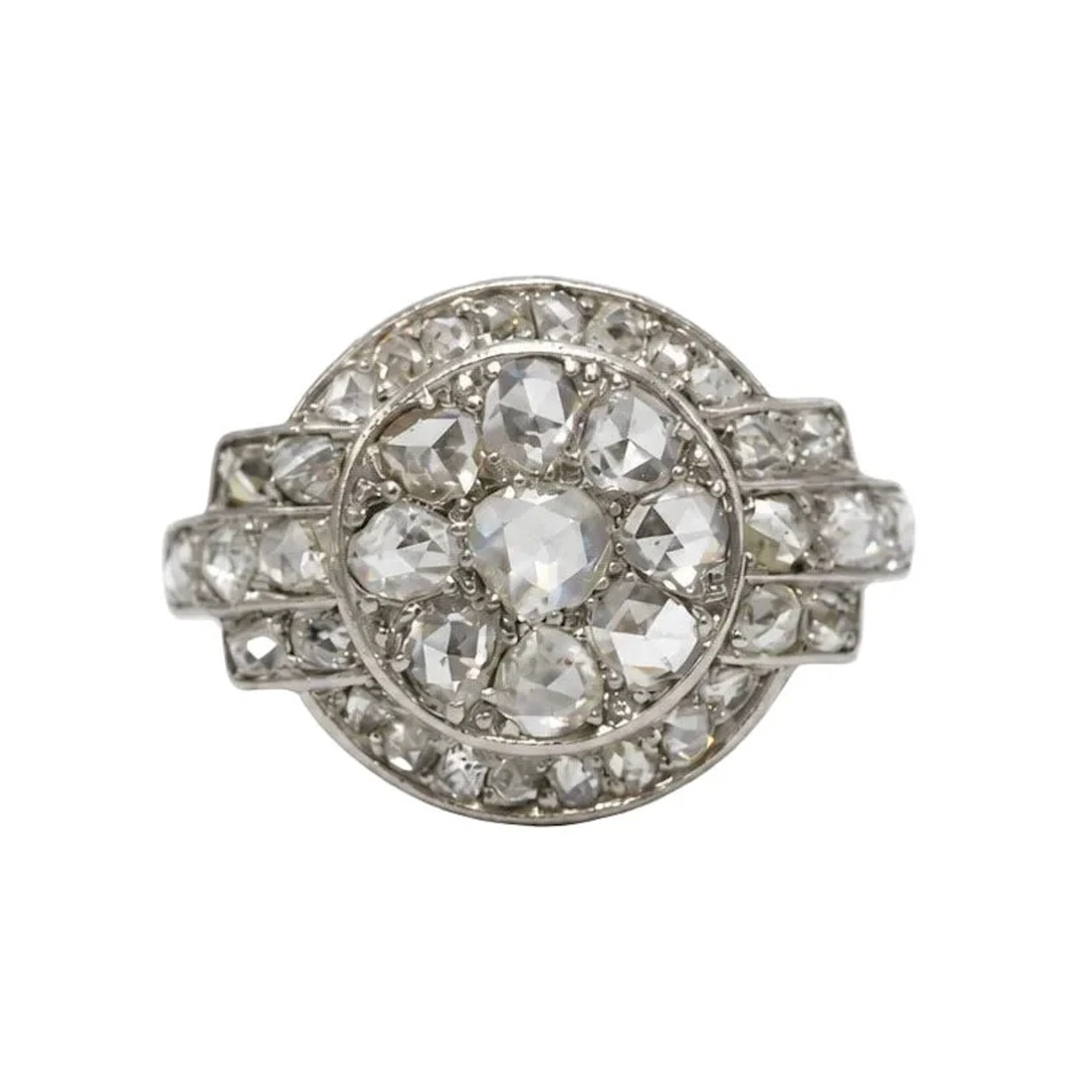 Entourage Ring in Platinum and Diamonds