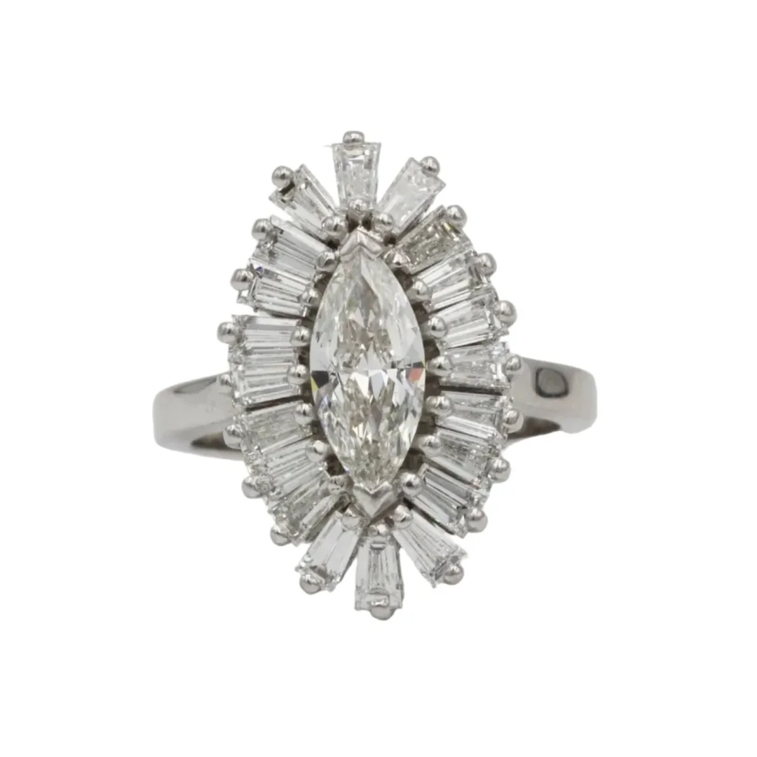 Ring Marquise in white gold and diamonds