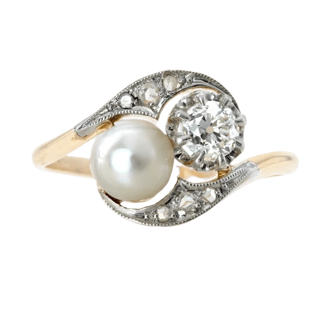 Toi & Moi ring in yellow gold, platinum, pearl and diamonds