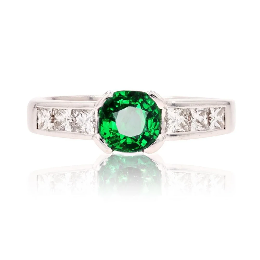 Bague Solitaire en or blanc, grenat et diamants