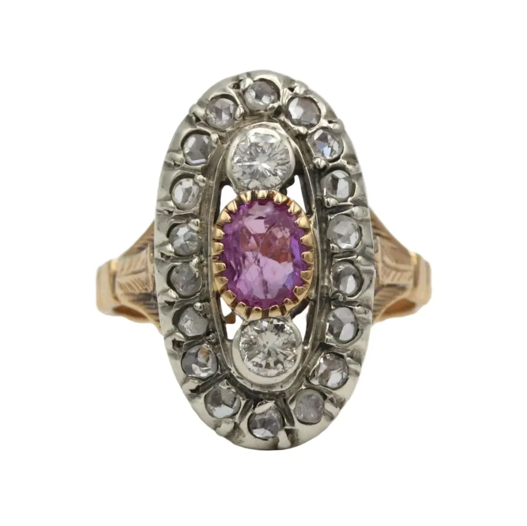 Yellow gold ring with sapphire and diamonds
