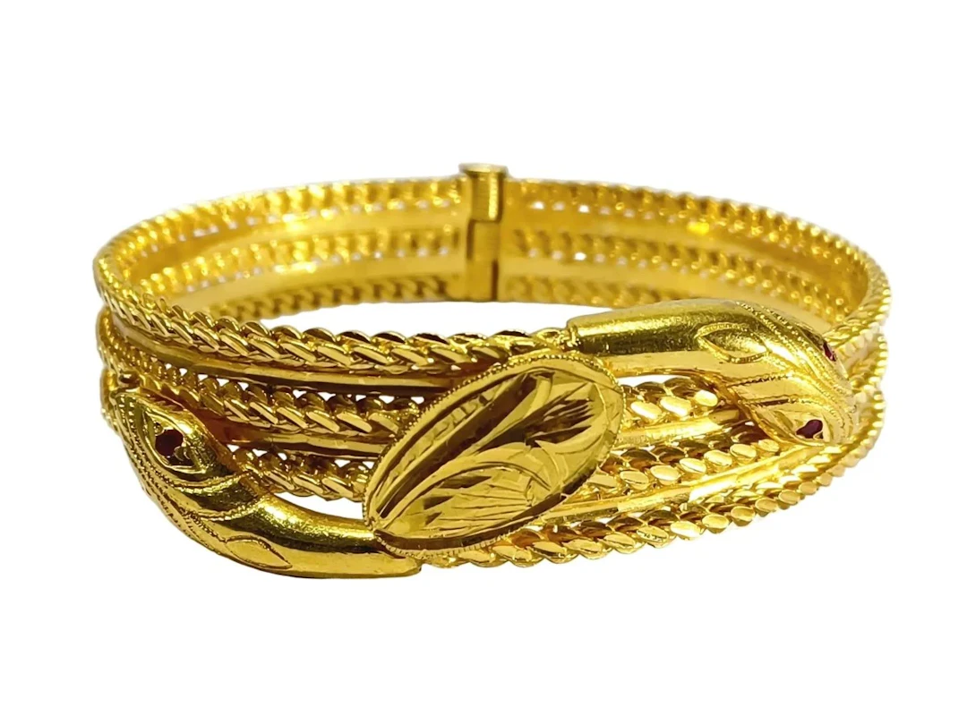 Yellow gold and ruby bracelet