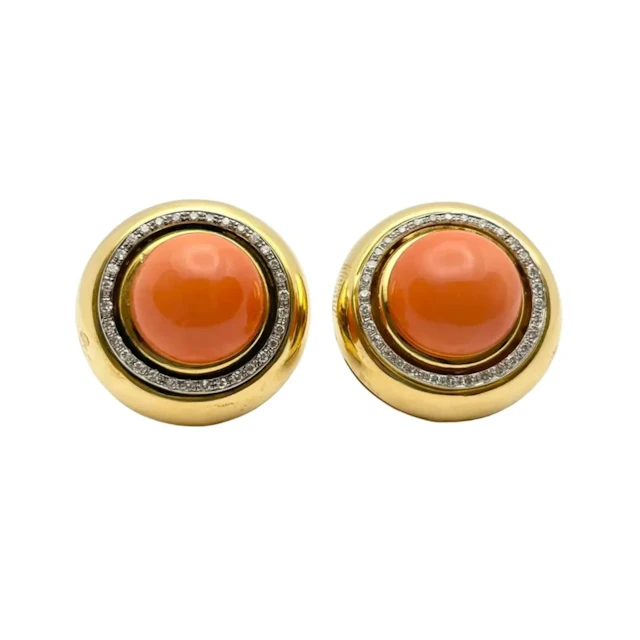 Boucles d'oreilles Clips en or jaune, corail et diamants