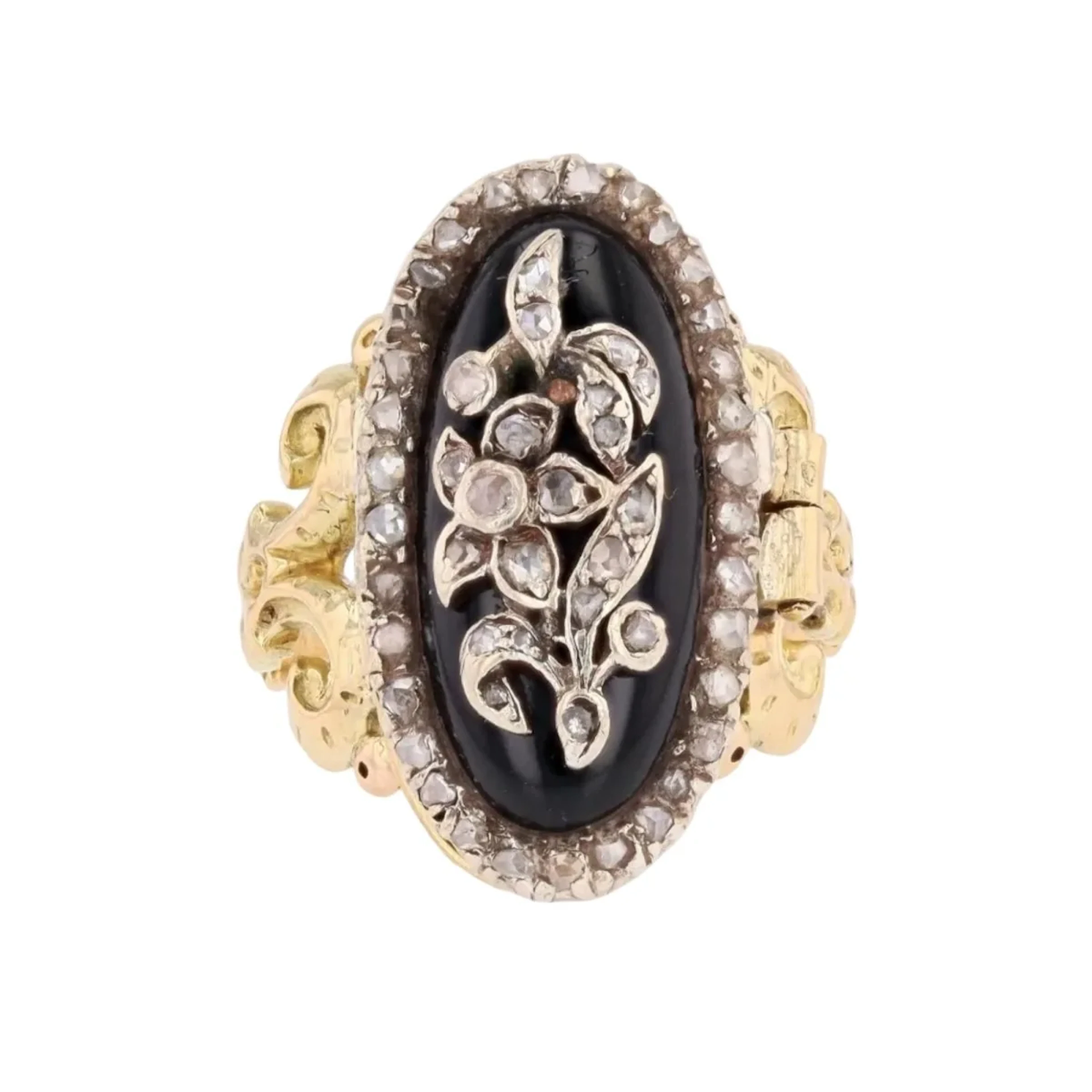 Ring in yellow gold, onyx and diamonds.