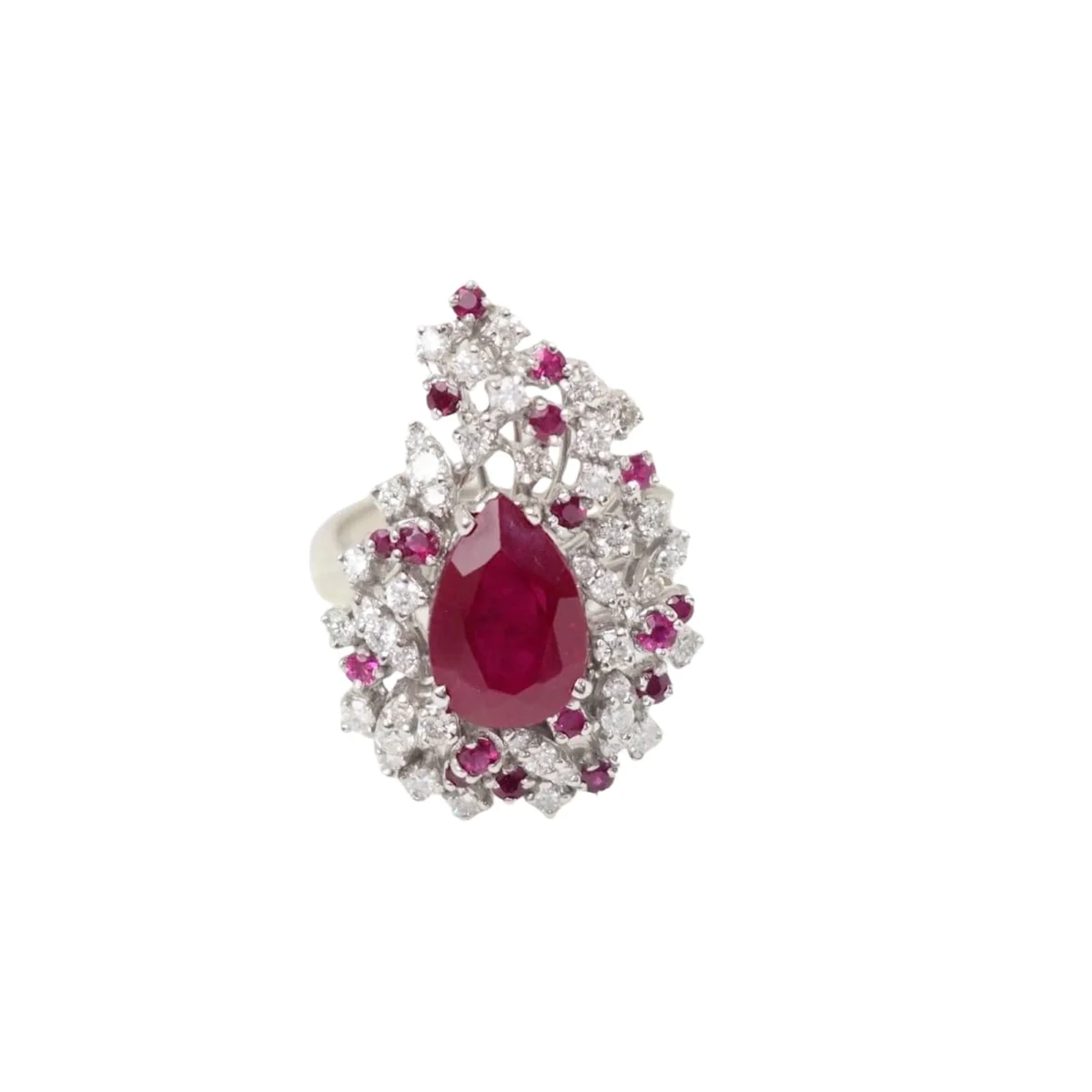 White gold, ruby ​​and diamond cocktail ring