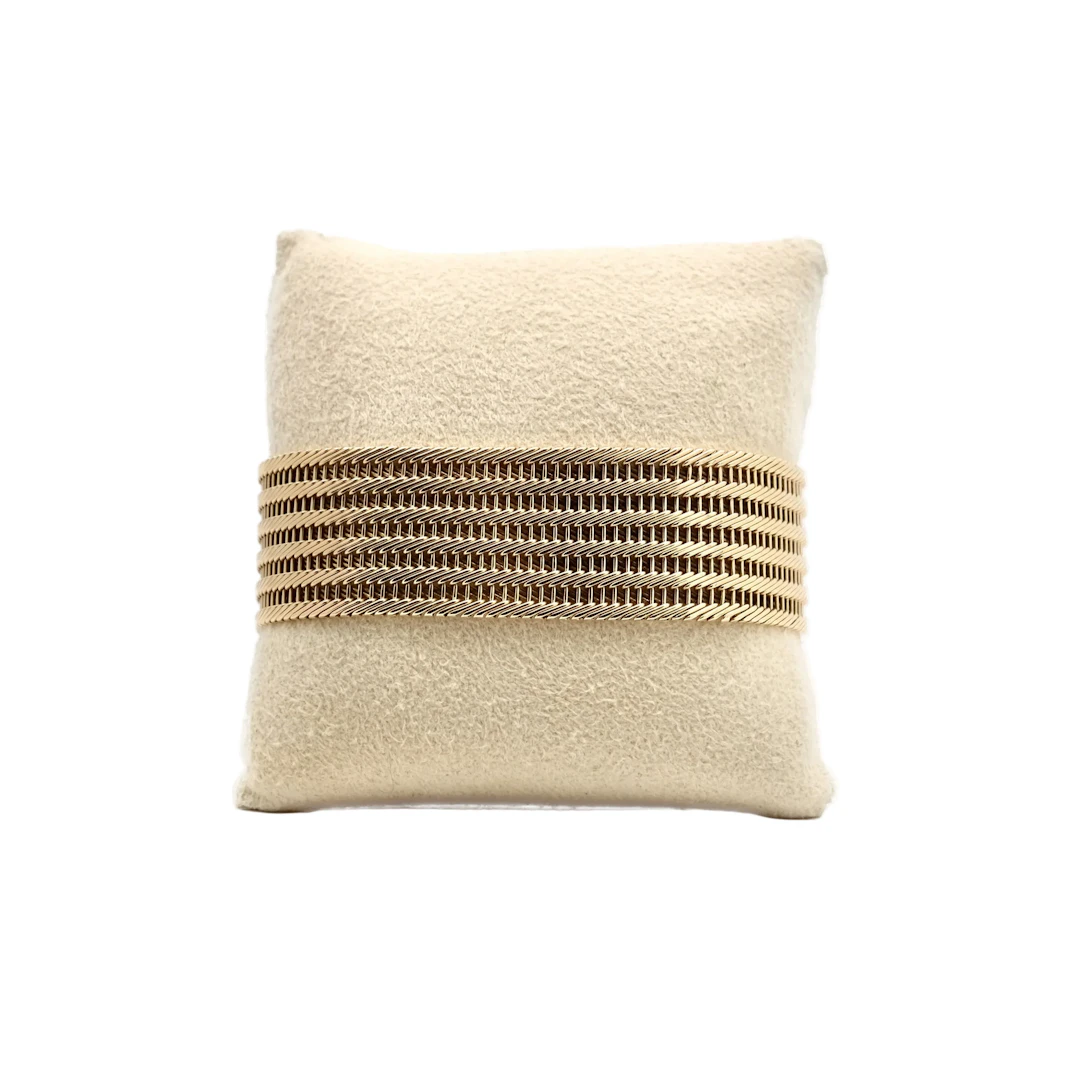 Bracelet Cuff in yellow gold