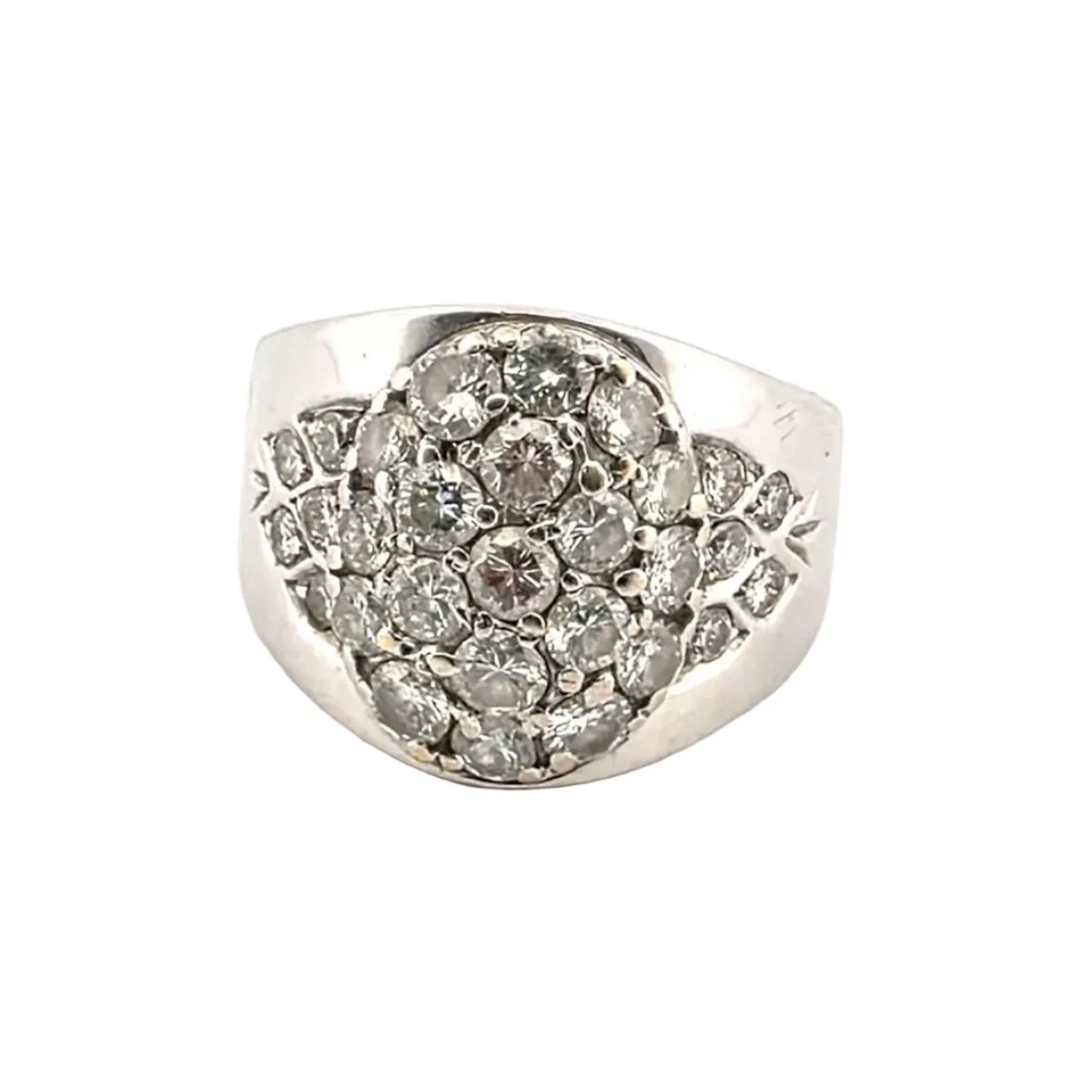 Ring Paved in white gold and diamonds.