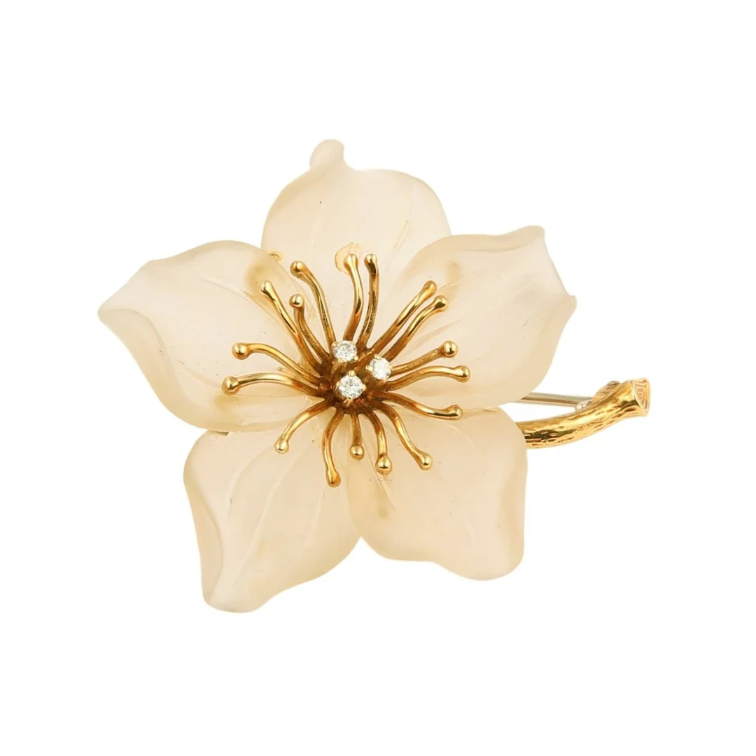 Brooch Pin in yellow gold, rock crystal and diamonds