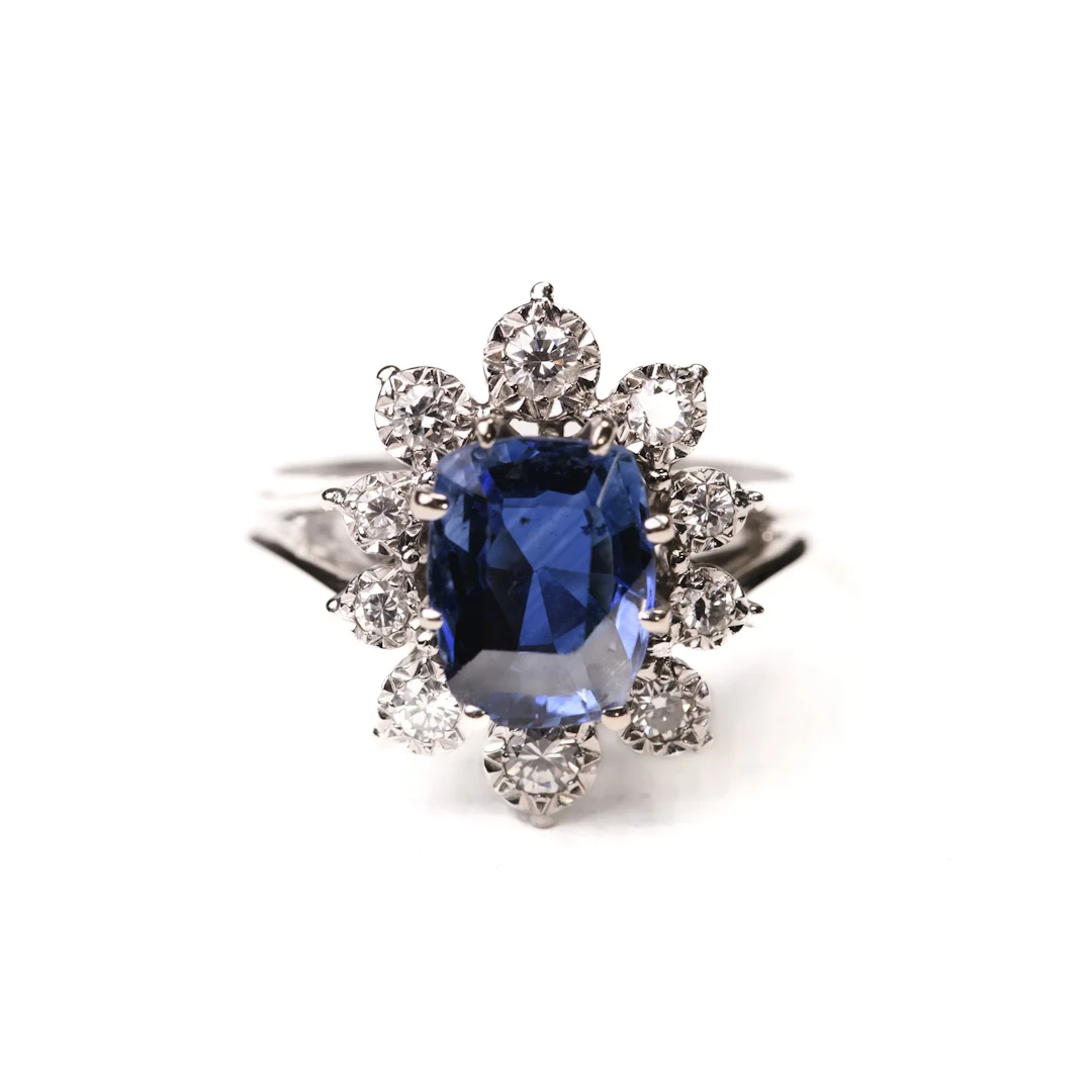 Marguerite Ring in White Gold, Platinum, Sapphire, and Diamonds