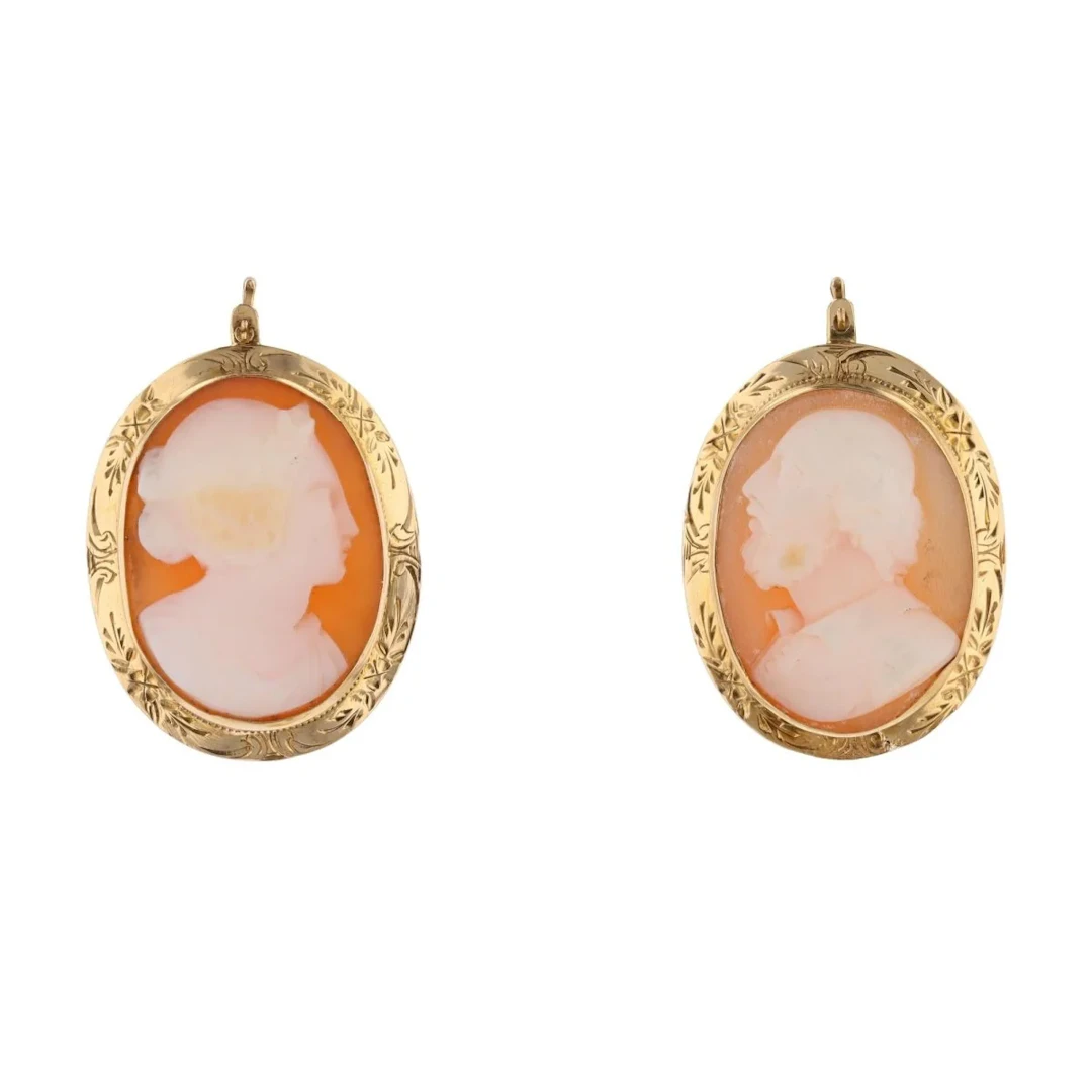 Lever-back earrings in Yellow gold, Rose gold, and Cameo