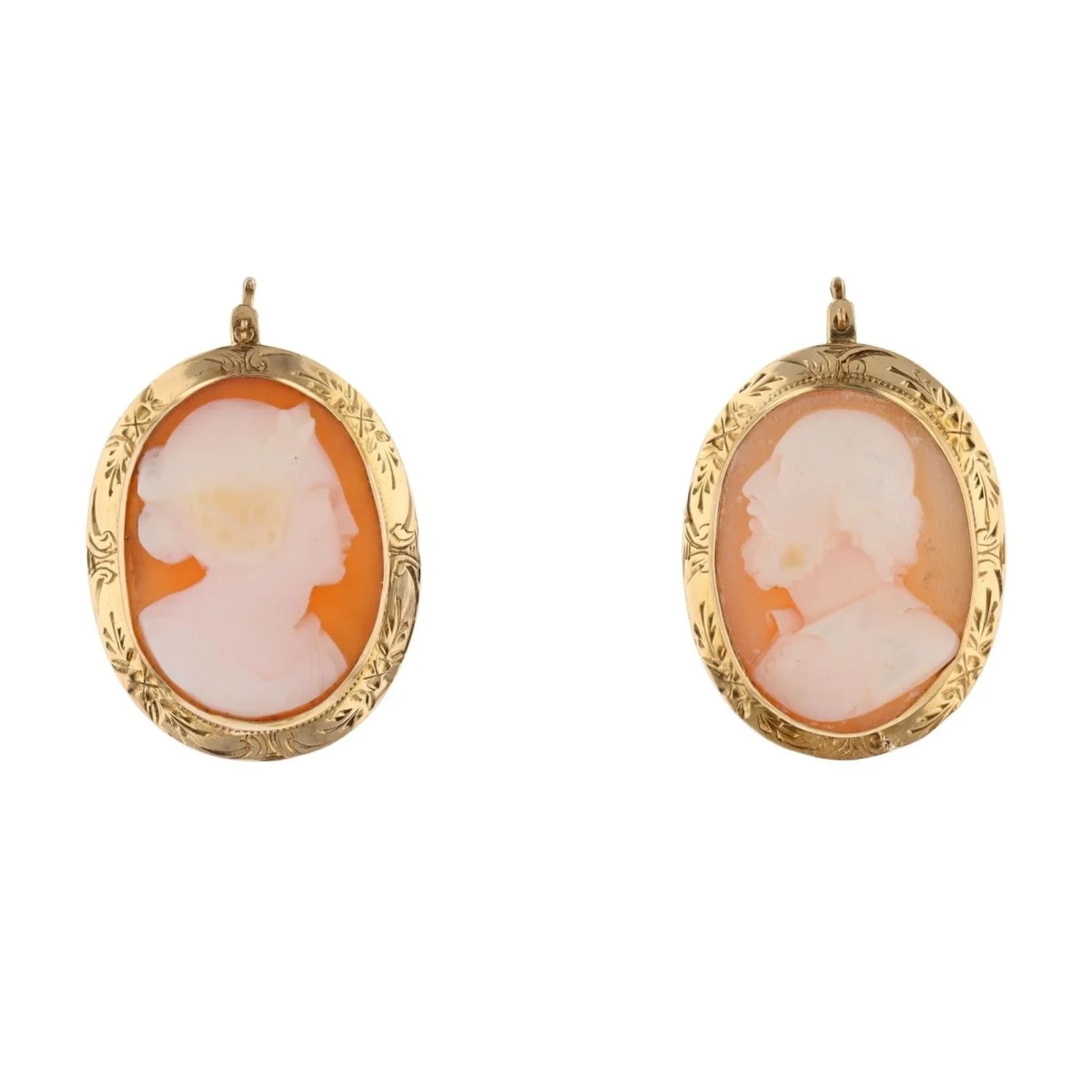 Lever-back earrings in Yellow gold, Rose gold, and Cameo