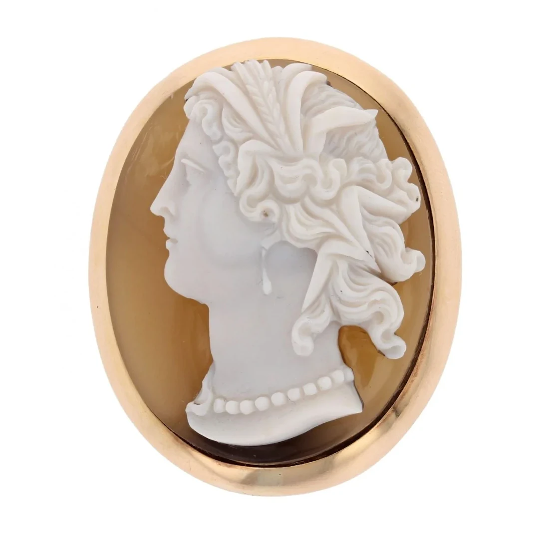 Brooch Pin in yellow gold and agate