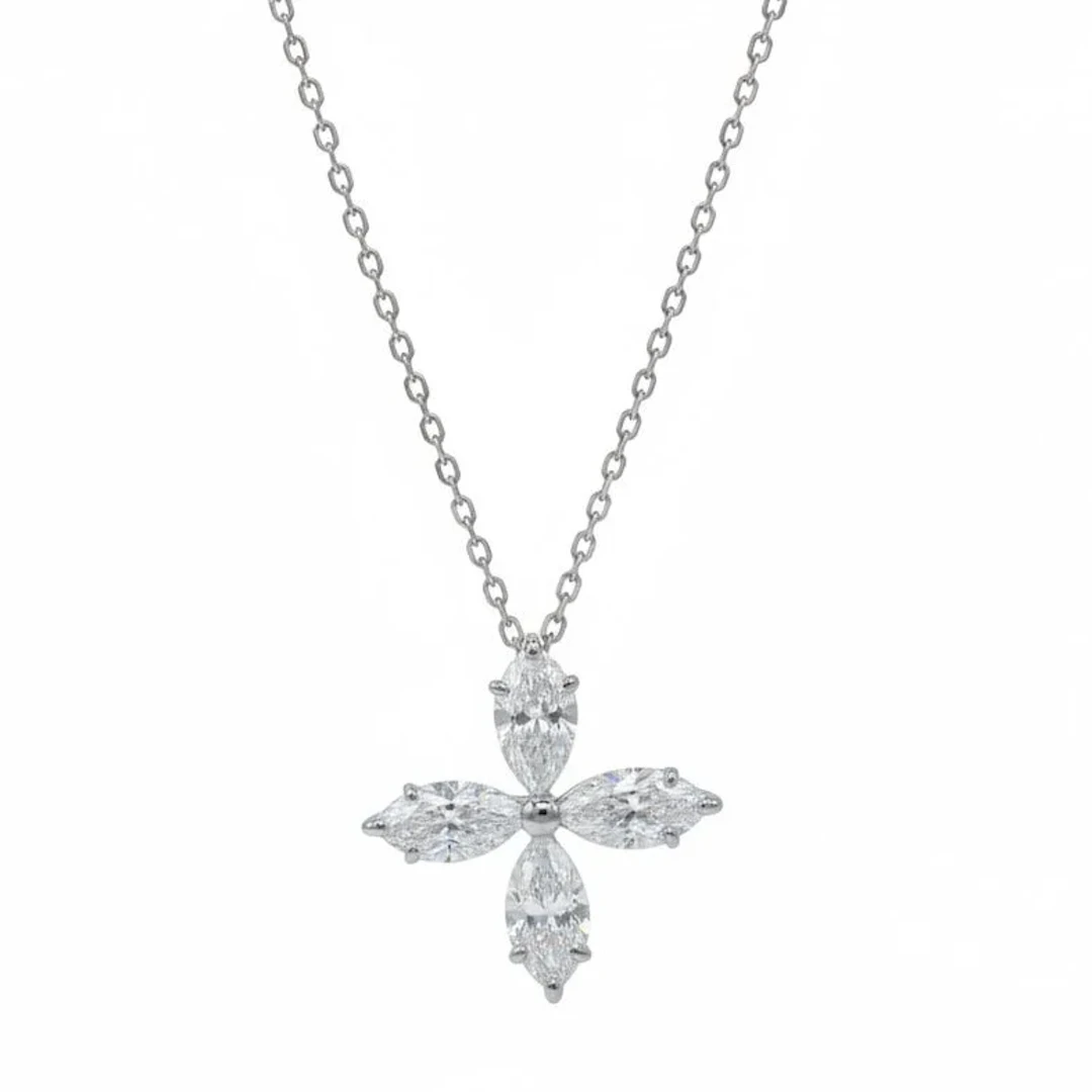 White gold and Diamonds Clover Necklace