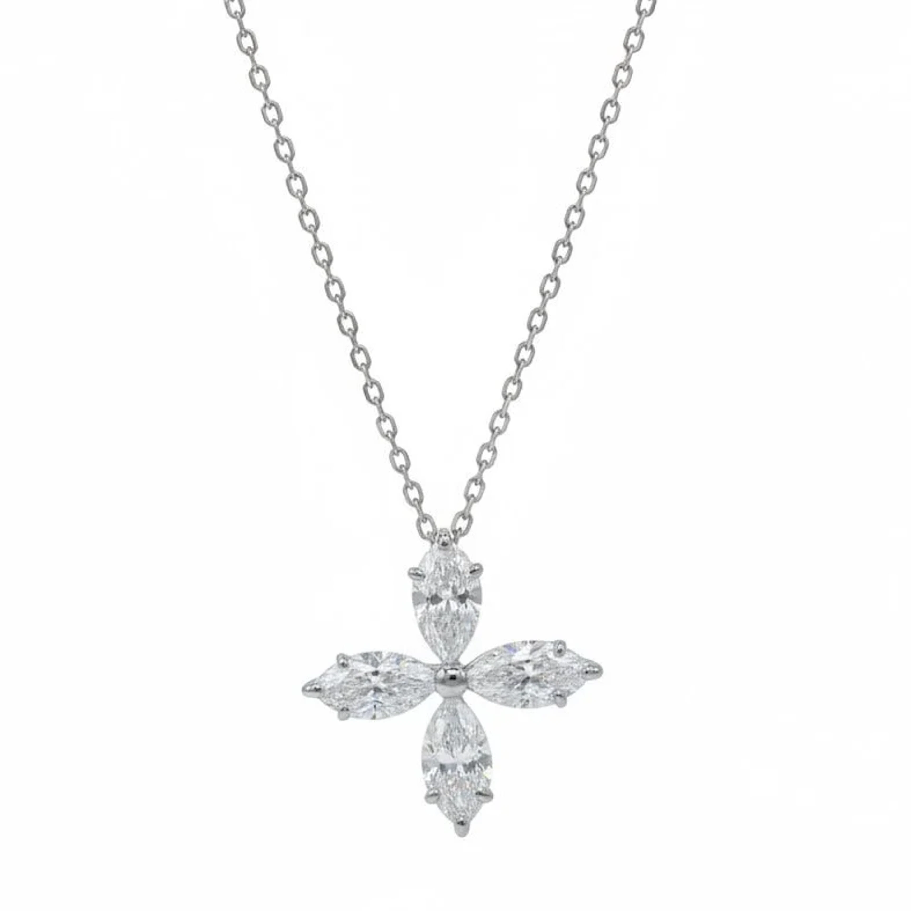 White gold and Diamonds Clover Necklace