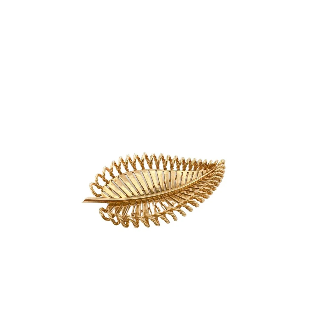 BOUCHERON Leaf brooch in yellow gold