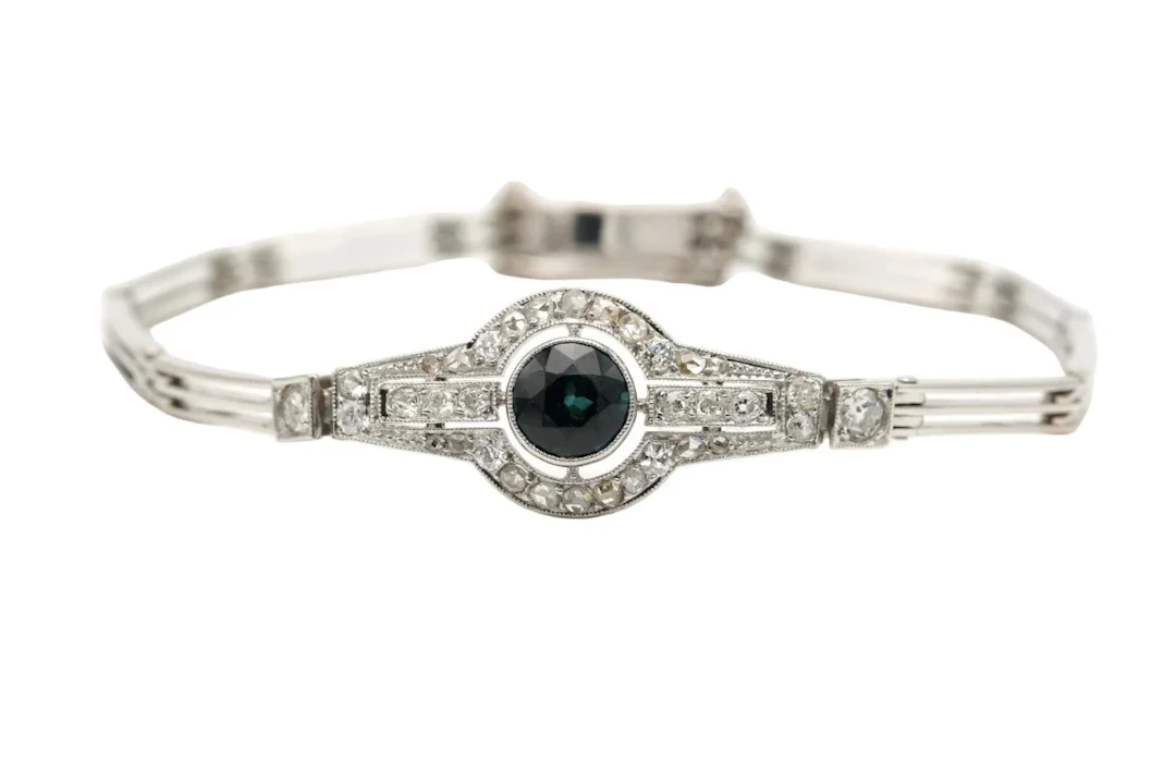 White gold bracelet with sapphires and diamonds