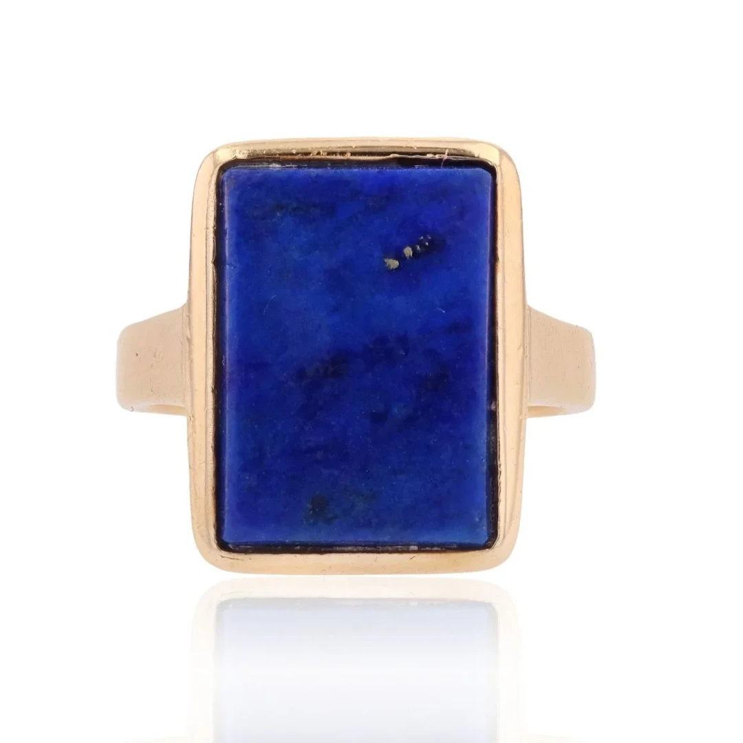 Ring rectangular in yellow gold and lapis lazuli