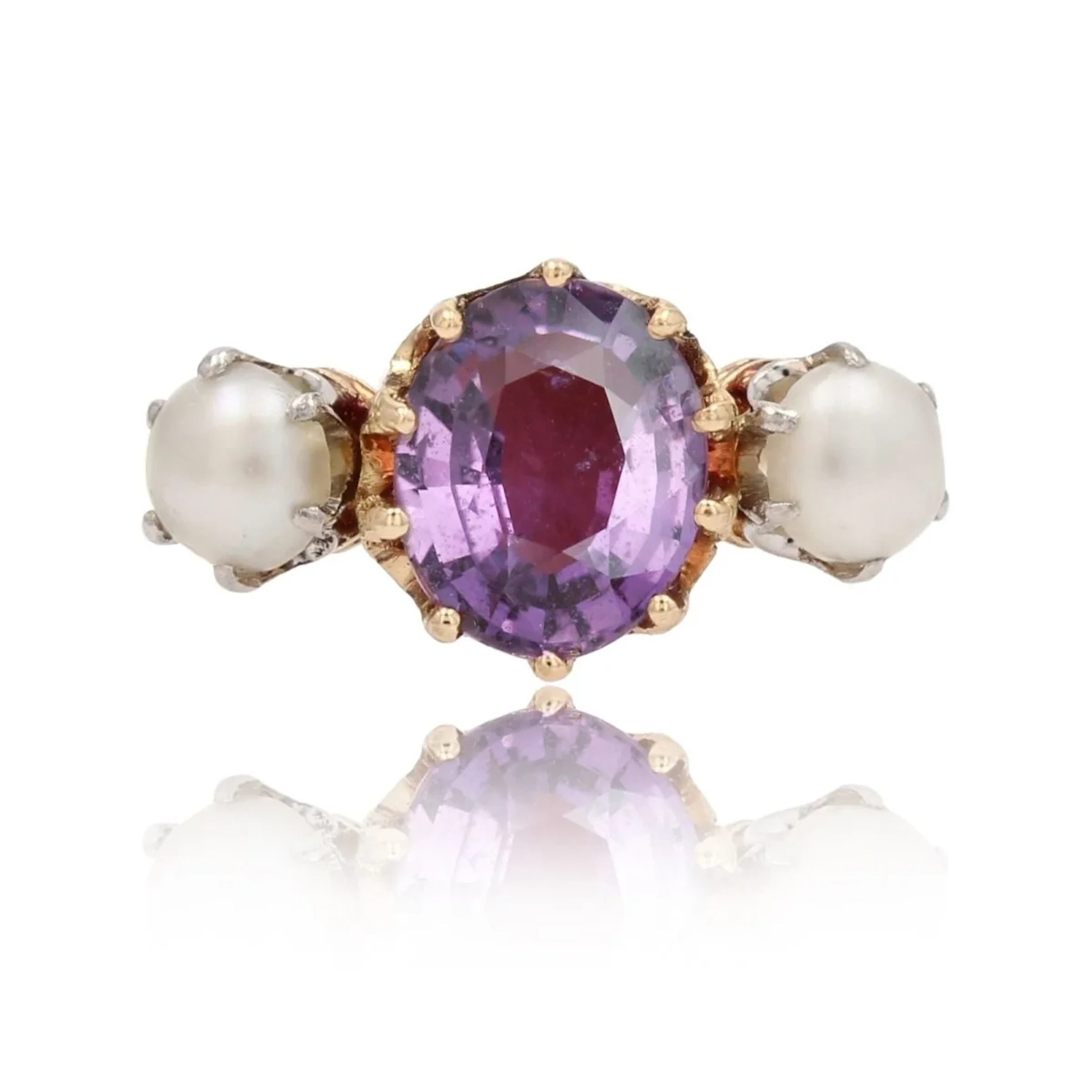 Ring antique purple sapphire and pearls