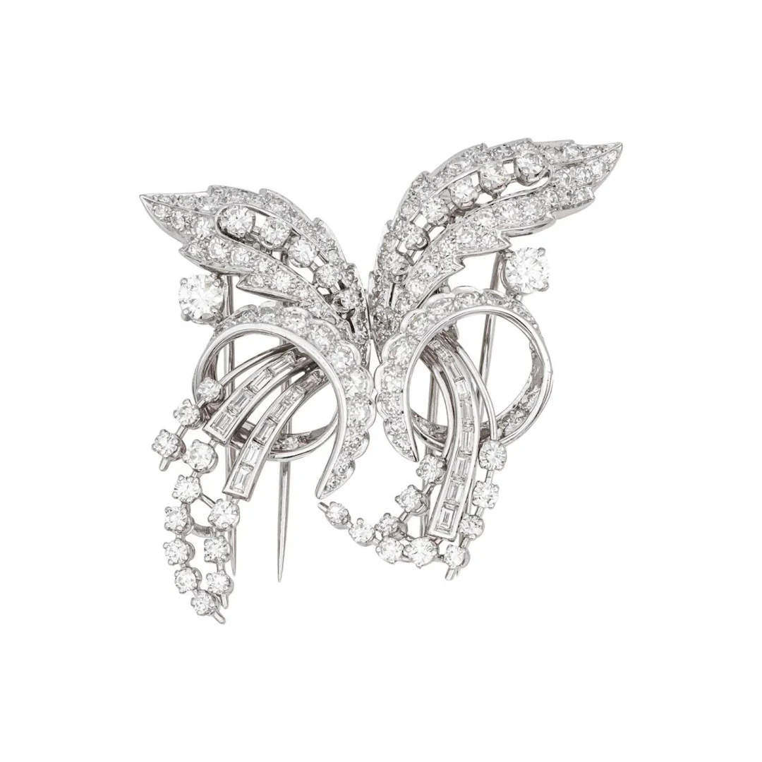 Double pin brooch in white gold and diamonds