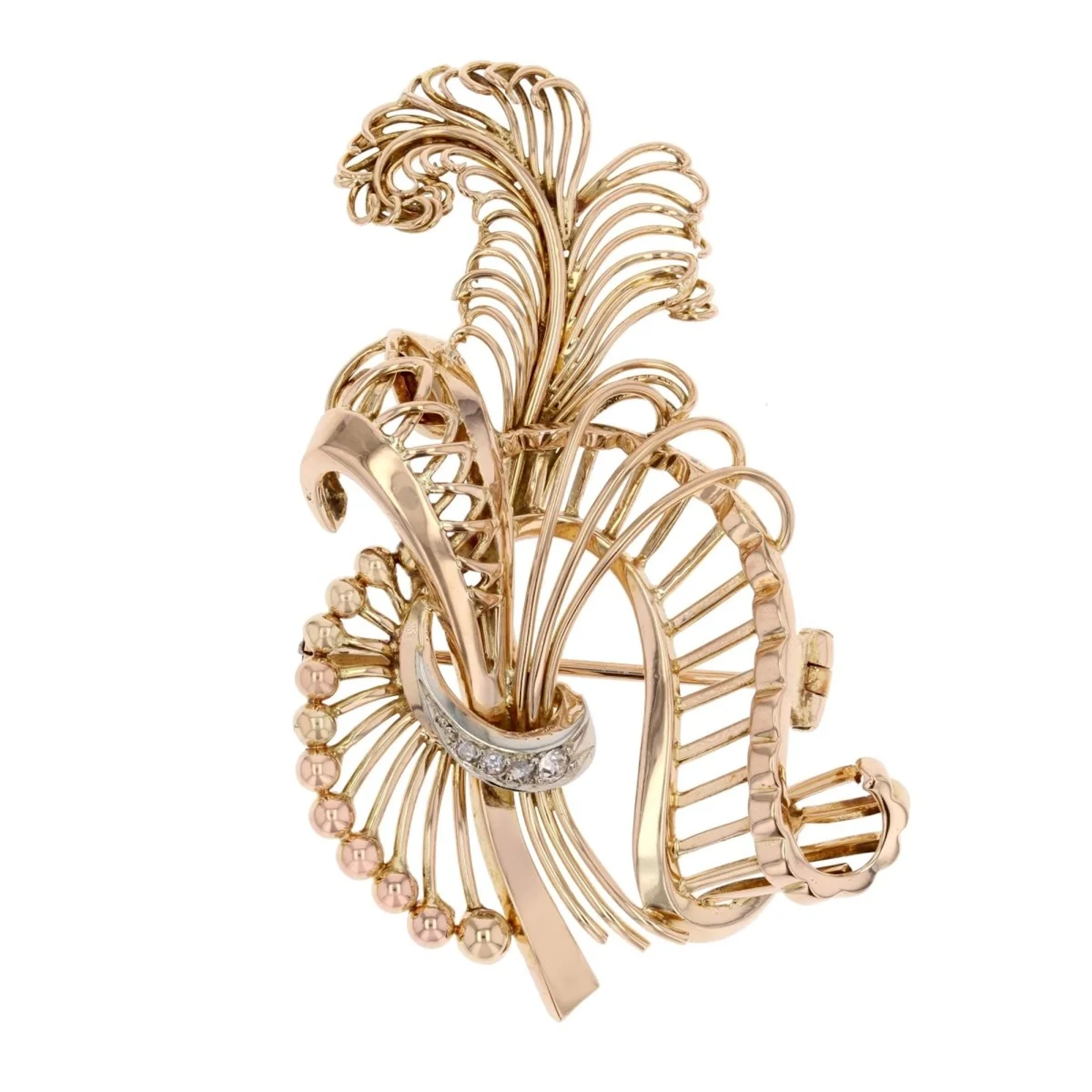 Brooch pin in yellow gold, platinum, pearls and diamonds