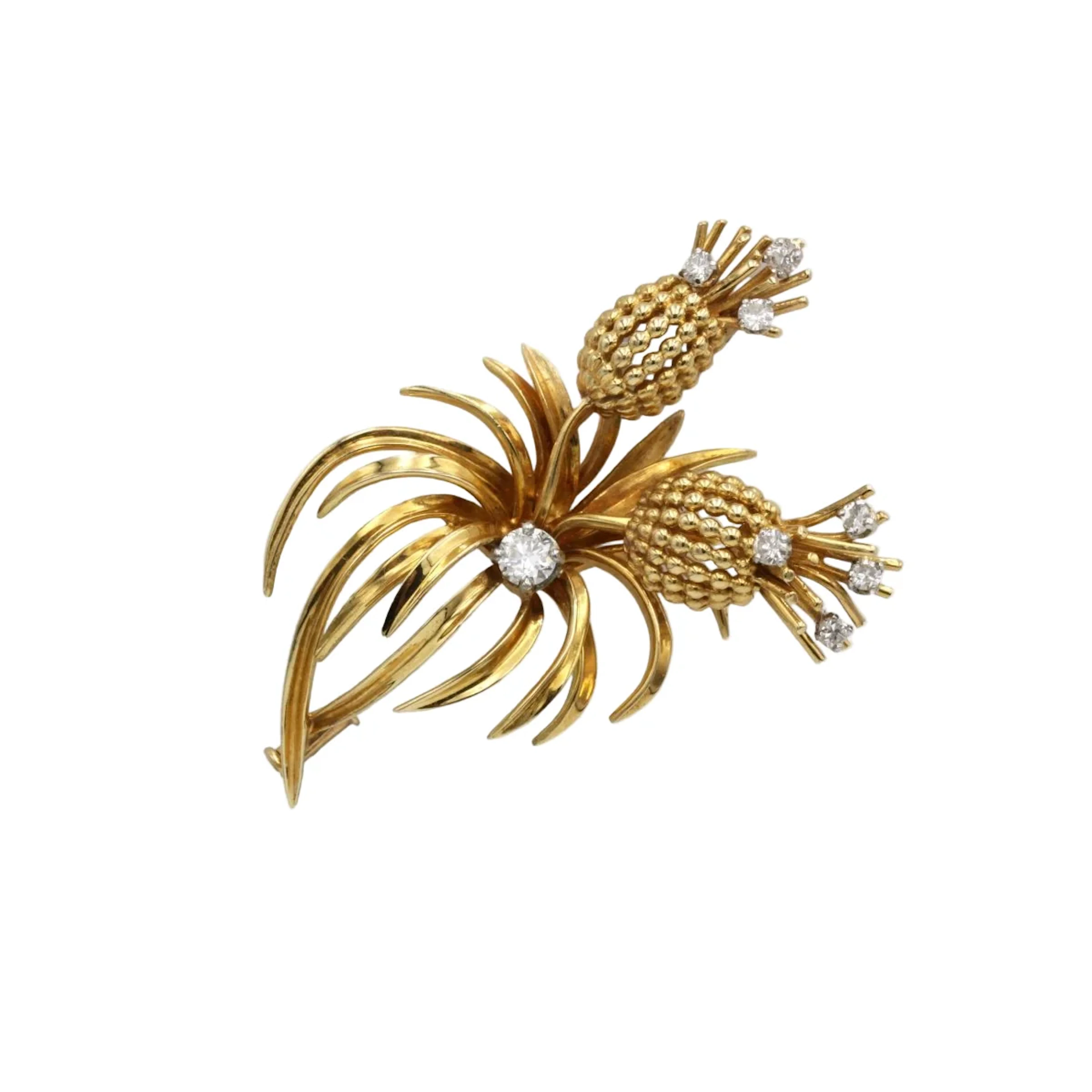 Pineapple clip brooch in yellow gold, platinum and diamonds