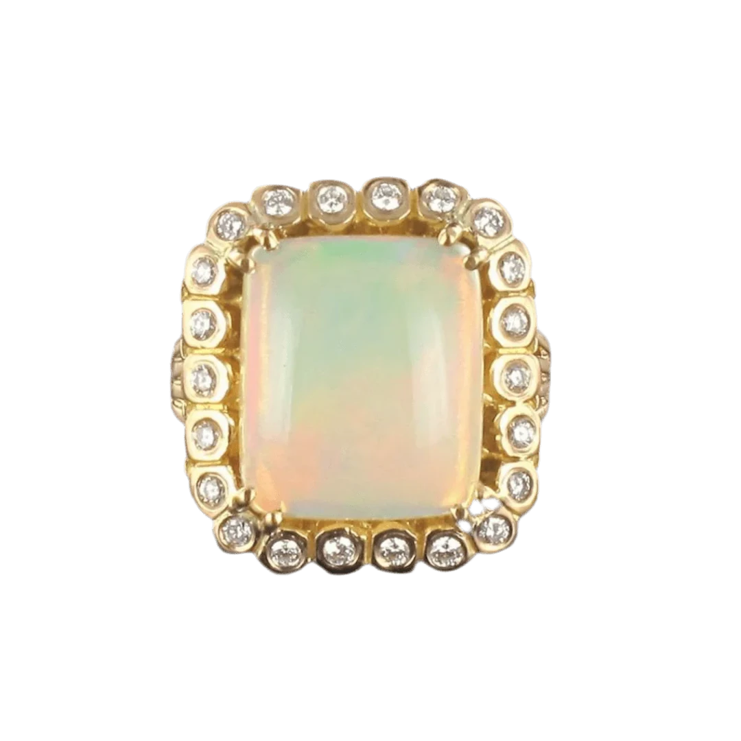 Cocktail ring in rose gold, opal and diamonds