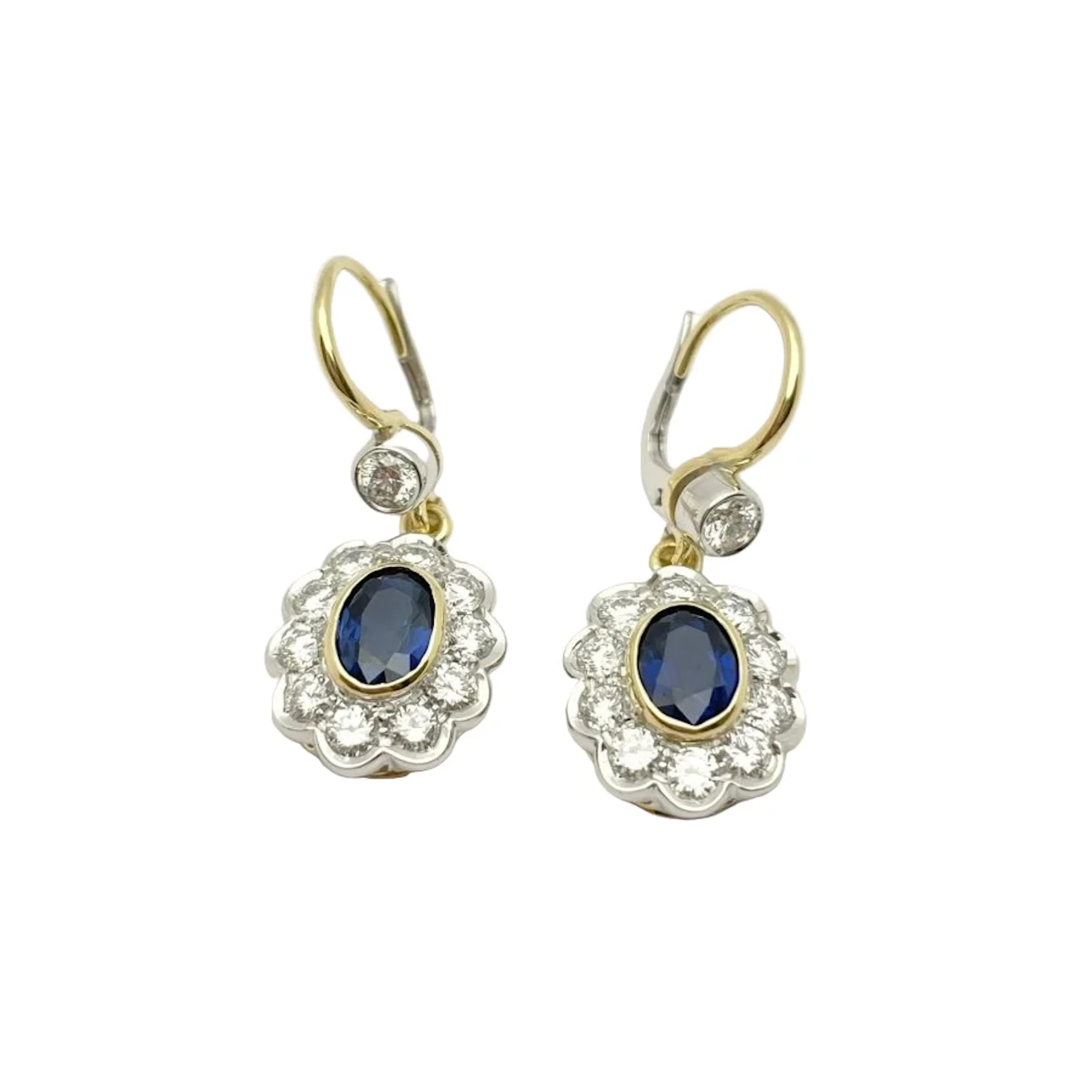Sleeper earrings in white gold, yellow gold, sapphires and diamonds
