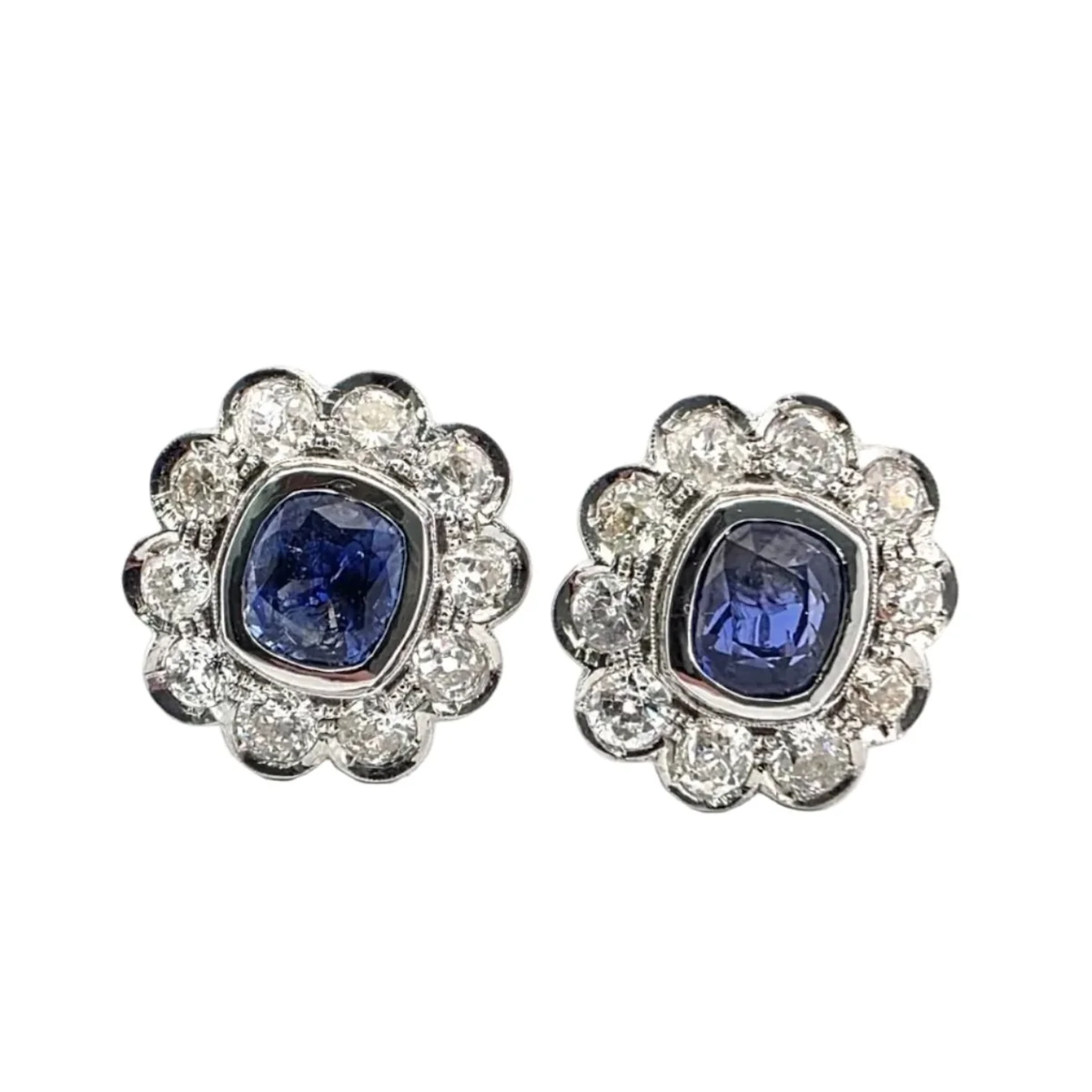 Earrings in white gold, sapphires and diamonds.