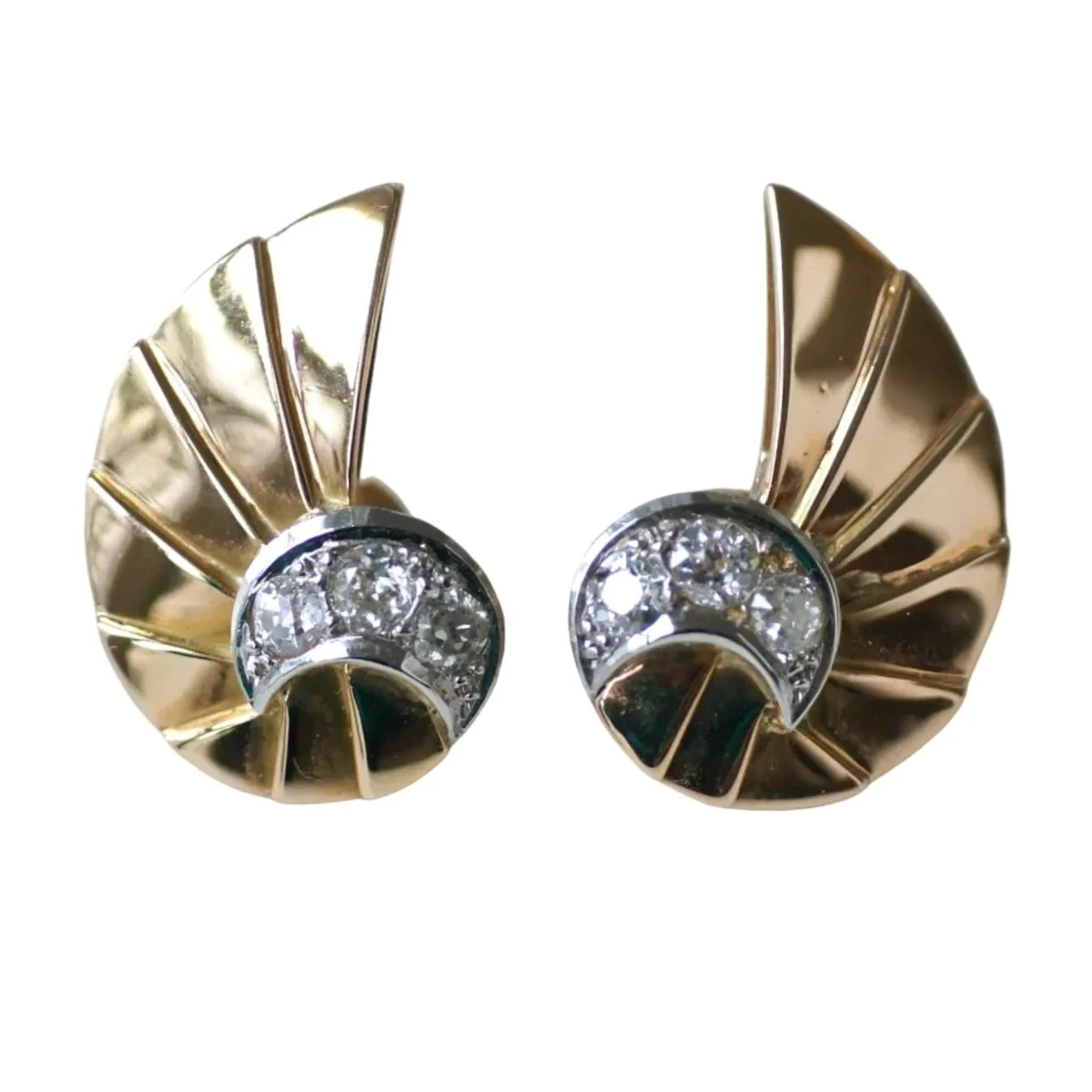 Stud earrings in rose gold, platinum and diamonds