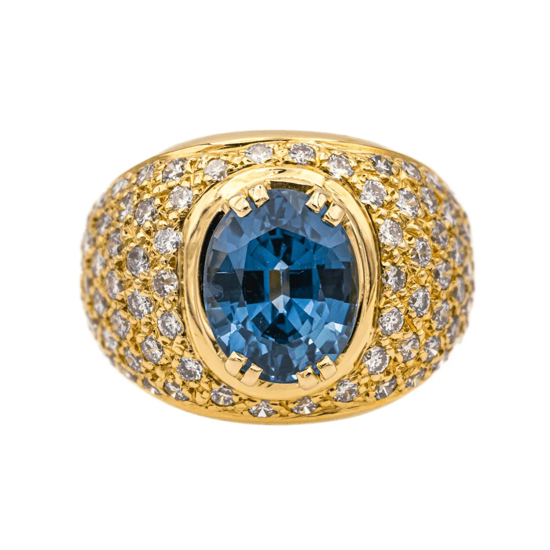 Bague en or jaune, saphir et diamants