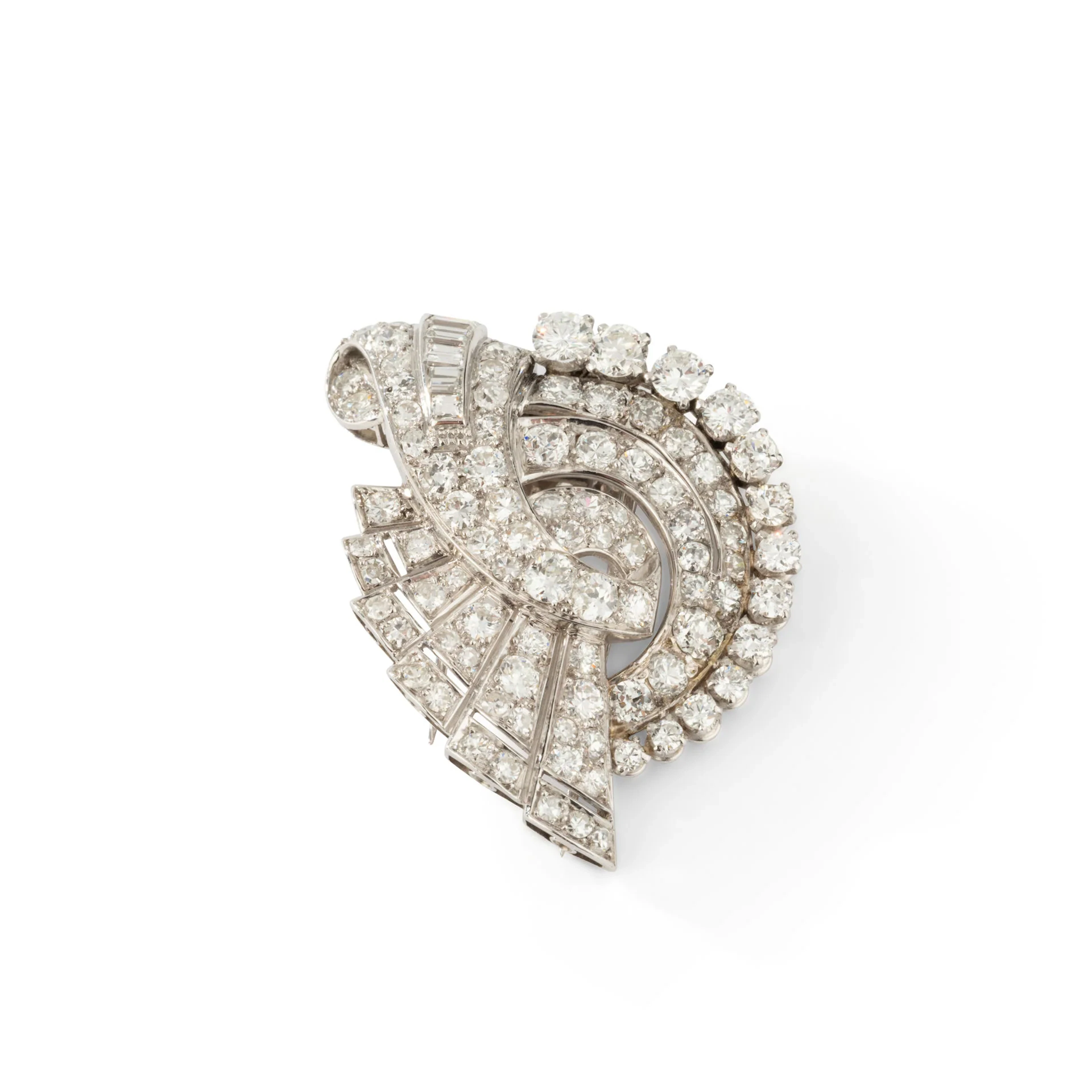 Lapel Clip brooch in platinum, white gold and diamonds