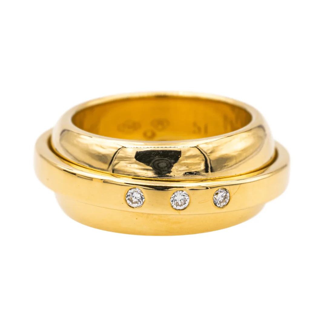 Ring PIAGET "Possession Swing" wedding band in yellow gold and diamonds