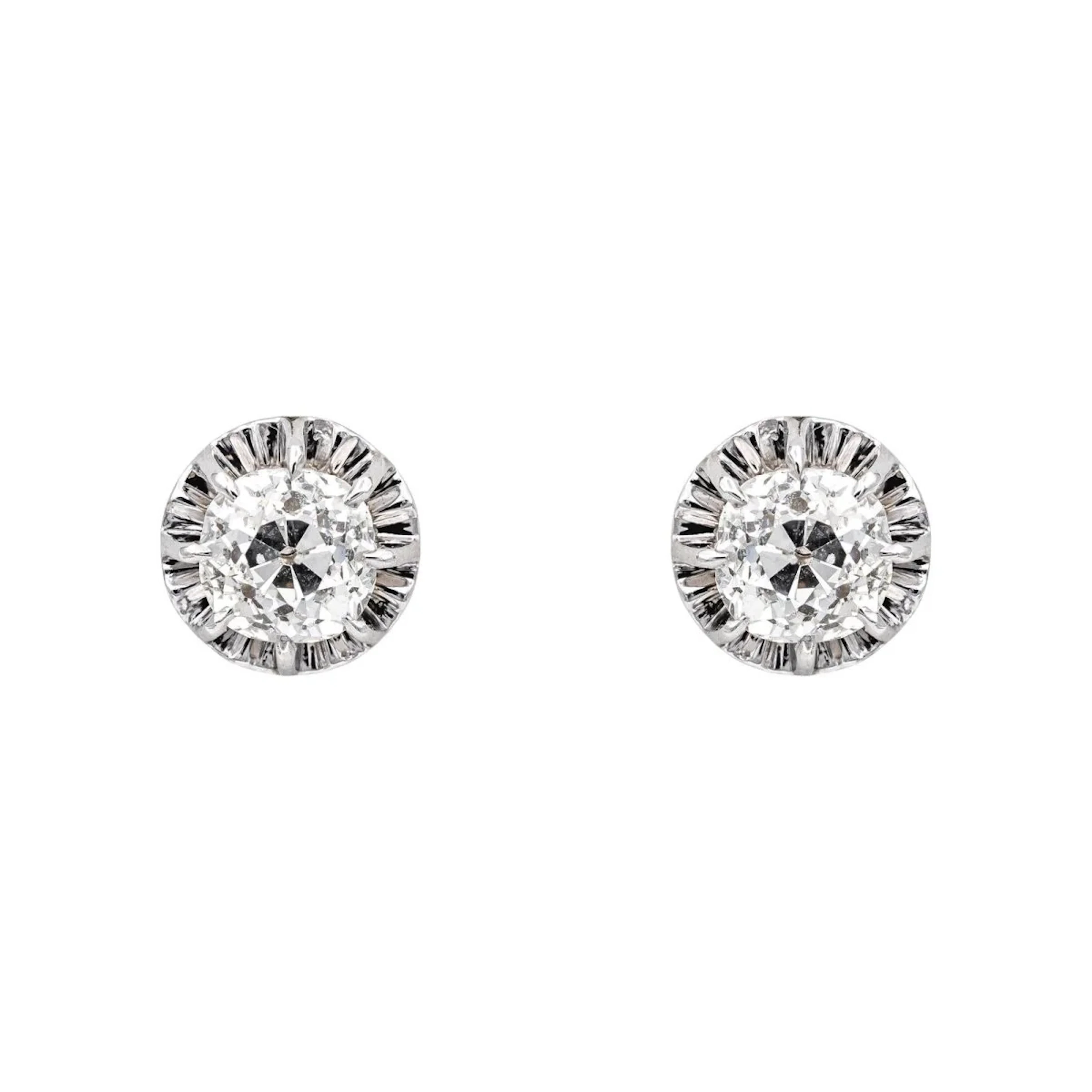 Puces earrings in white gold and diamonds
