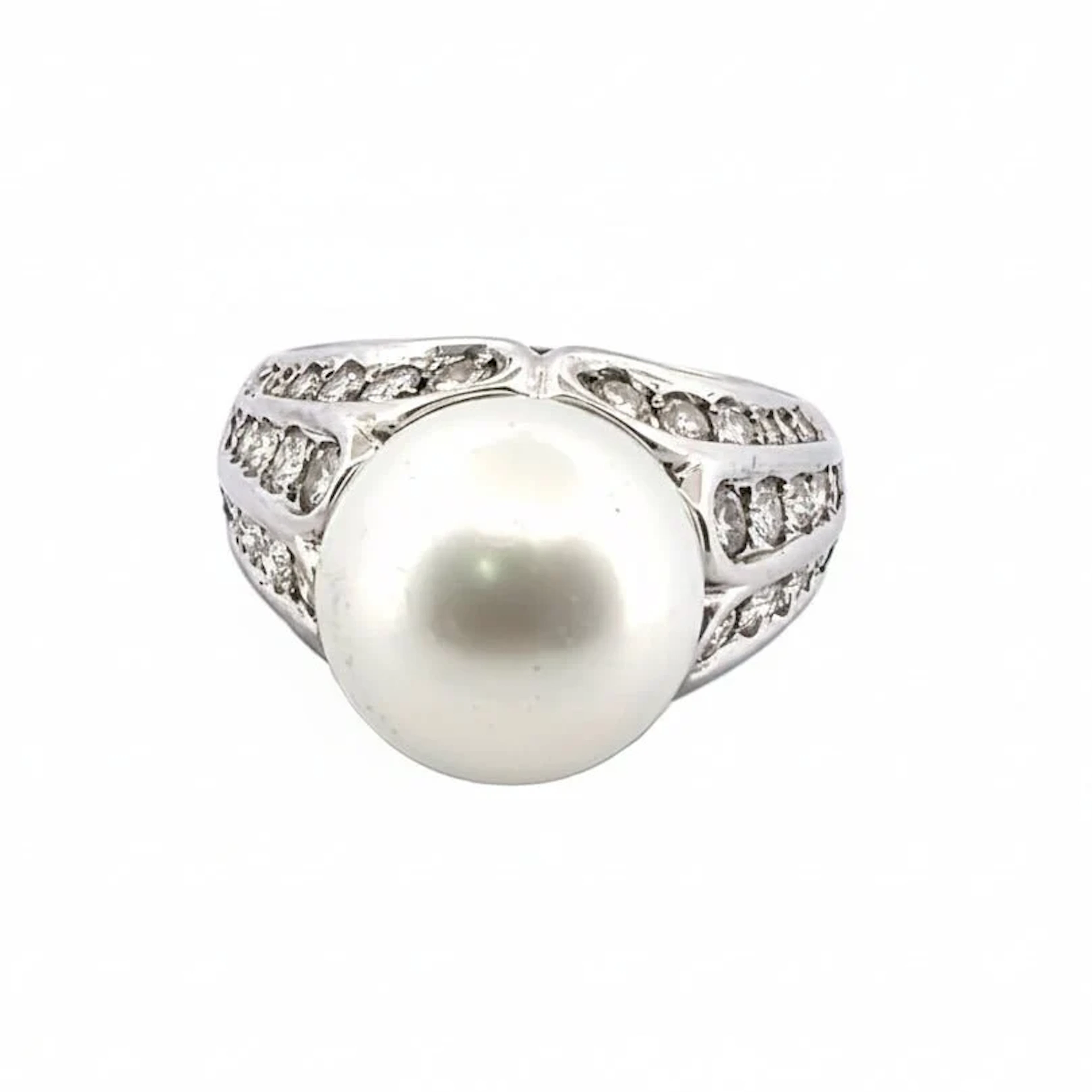 Ring Solitaire in white gold, pearl and diamonds