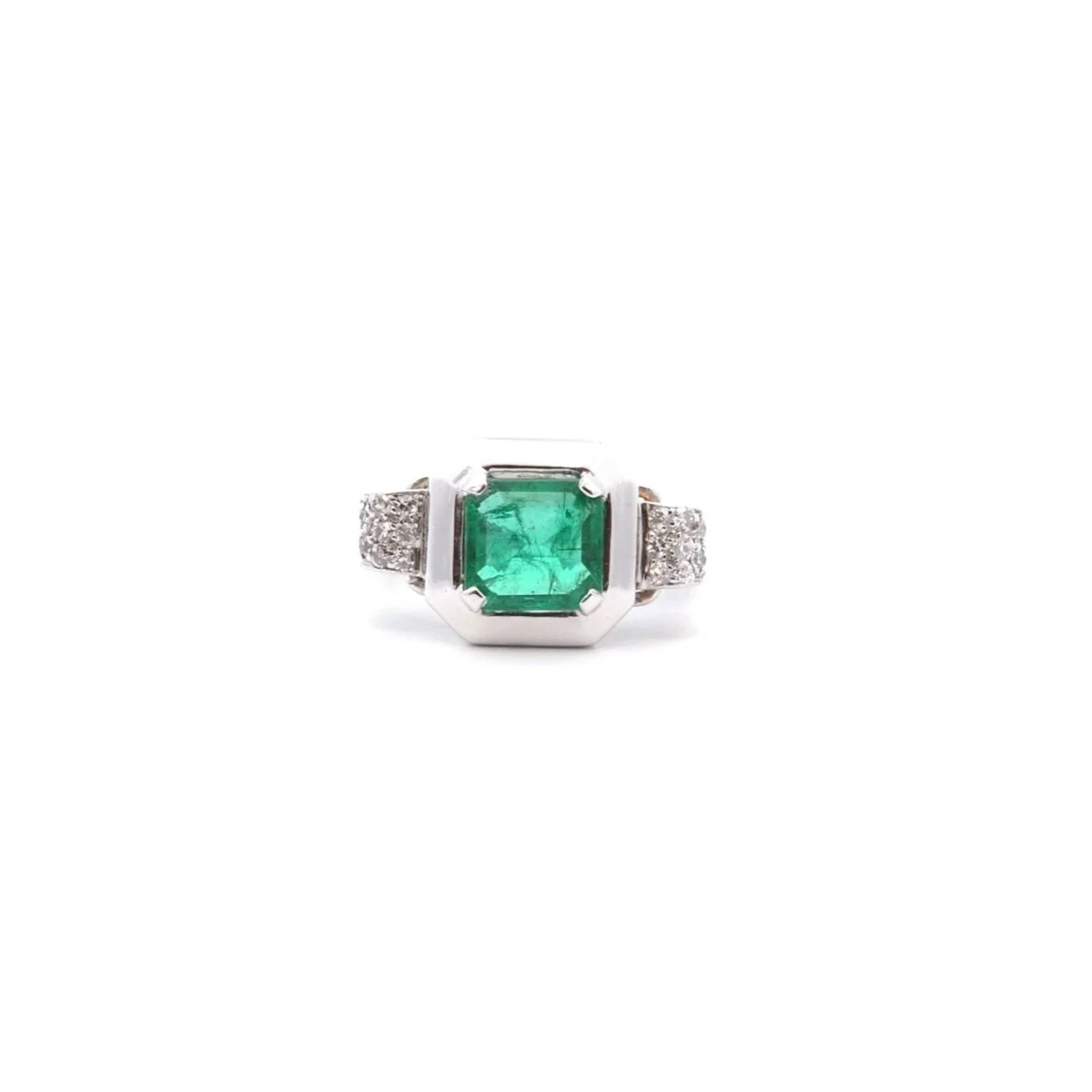 Bague en or blanc, platine, émeraude et diamants