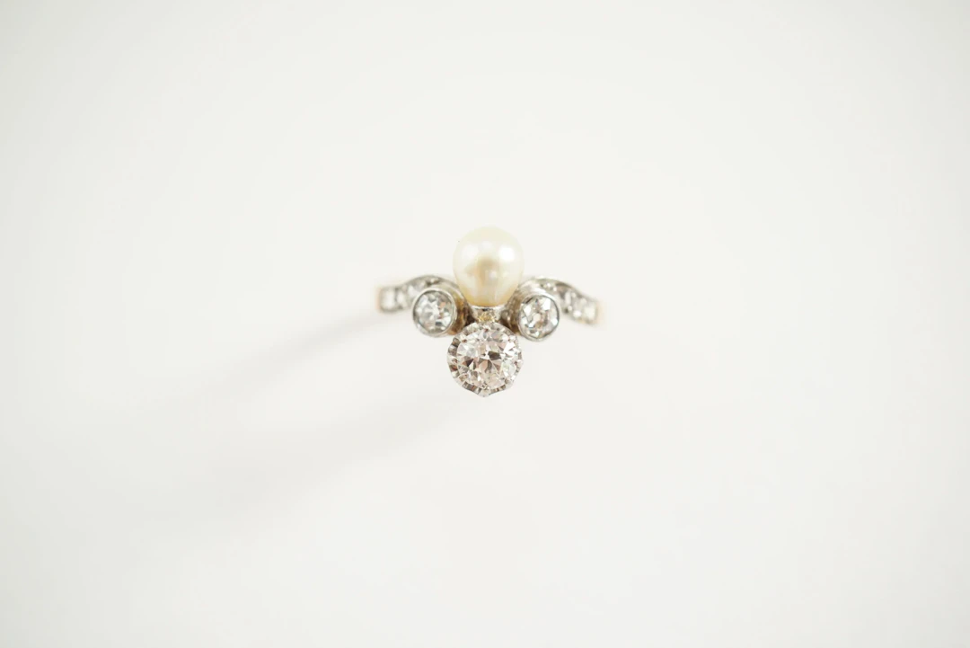 Ring Trilogy in rose gold, pearl and diamonds