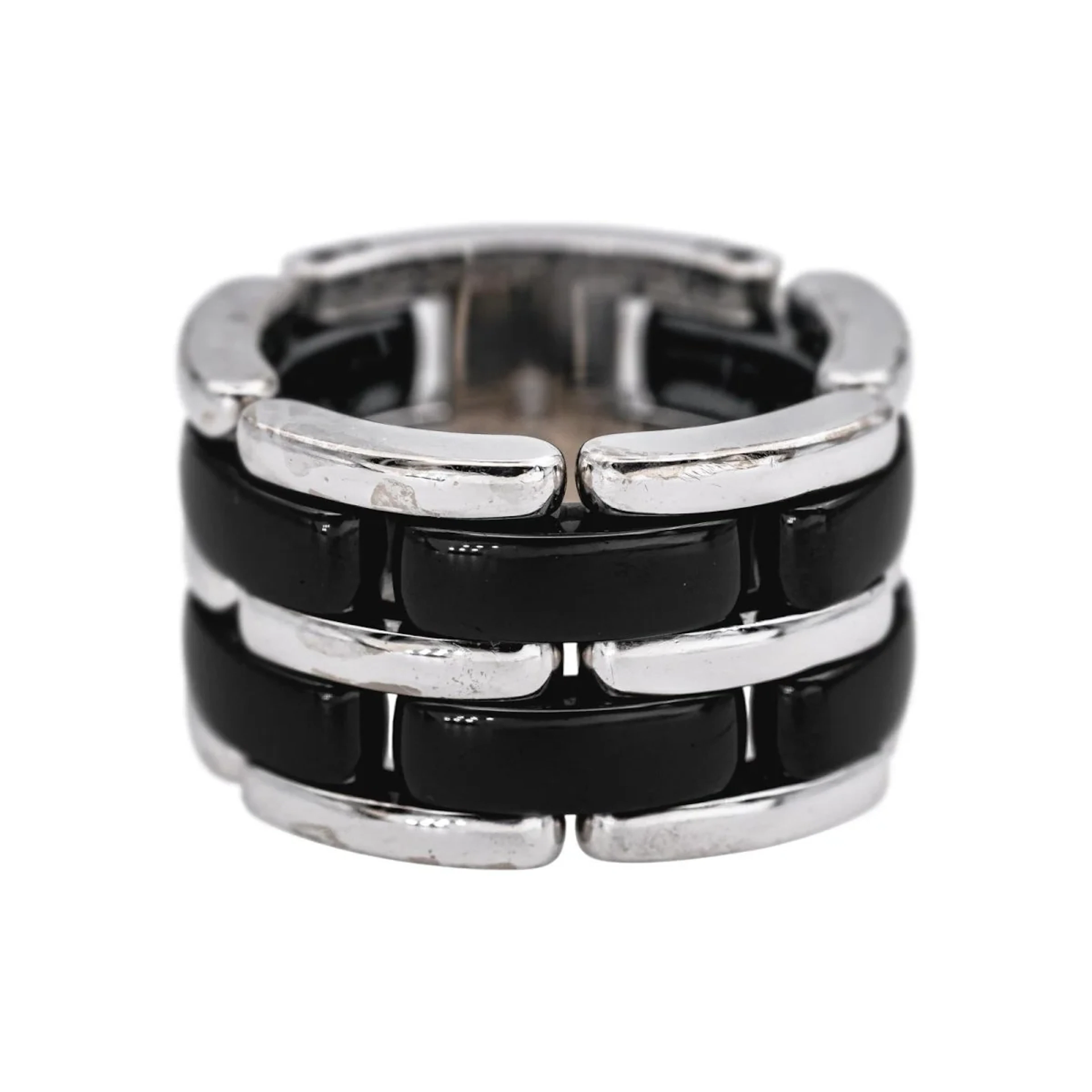 CHANEL "Ultra" Band Ring in white gold and ceramic