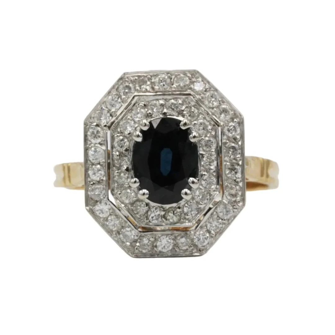 Entourage Ring in yellow gold, sapphire, and diamonds