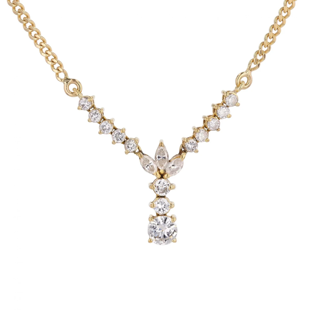 Necklace in yellow gold and diamonds.