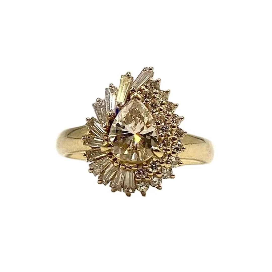 "Entourage" Ring in Yellow Gold and Diamonds