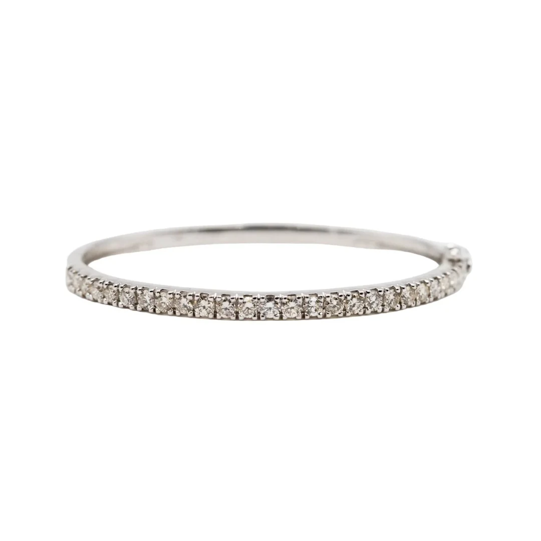 Bangle bracelet in white gold and diamonds