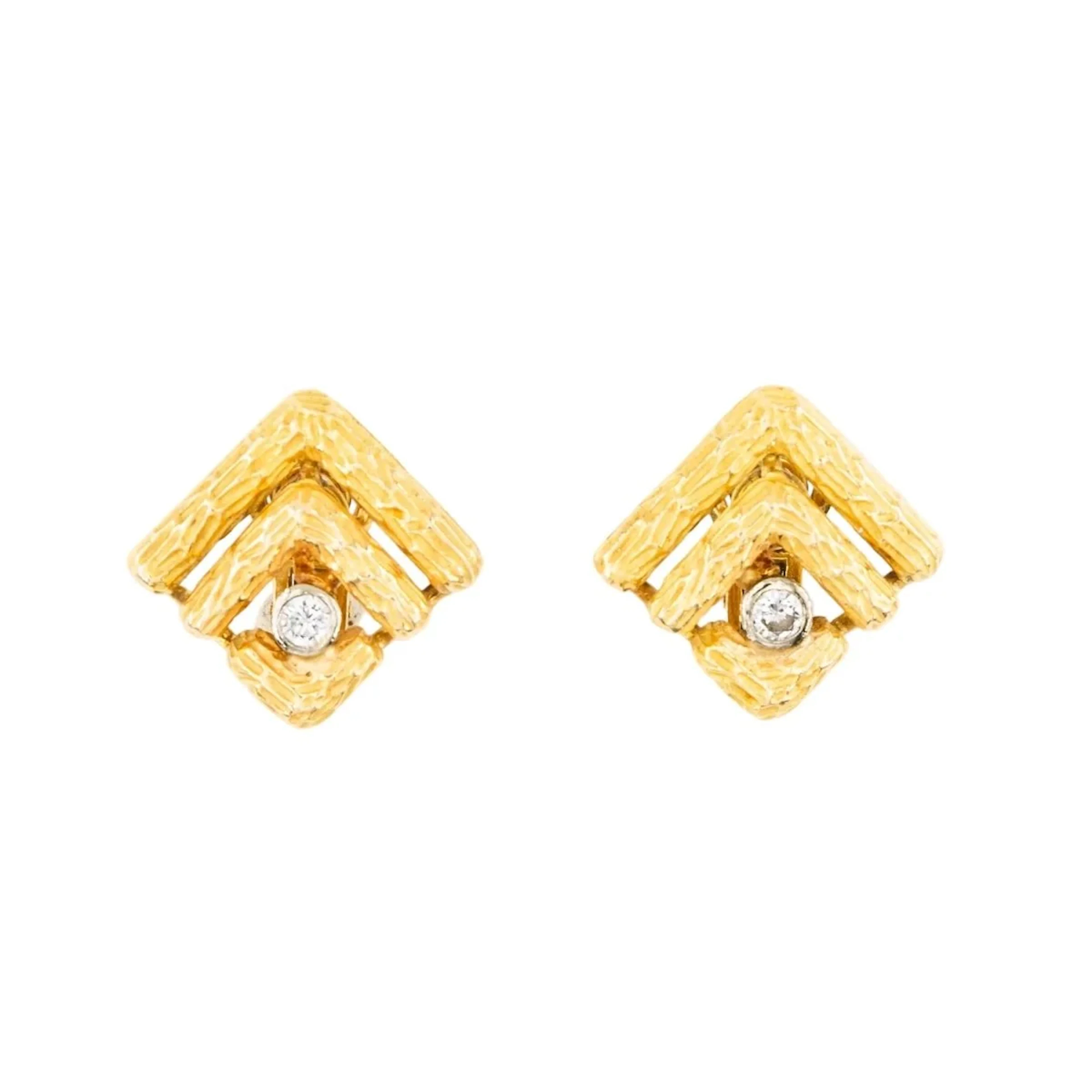 Geometric Clip Earrings in Yellow gold