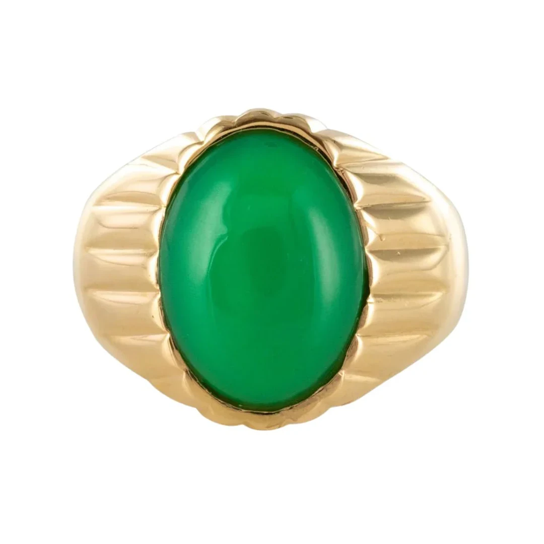 Signet ring in yellow gold and chrysoprase
