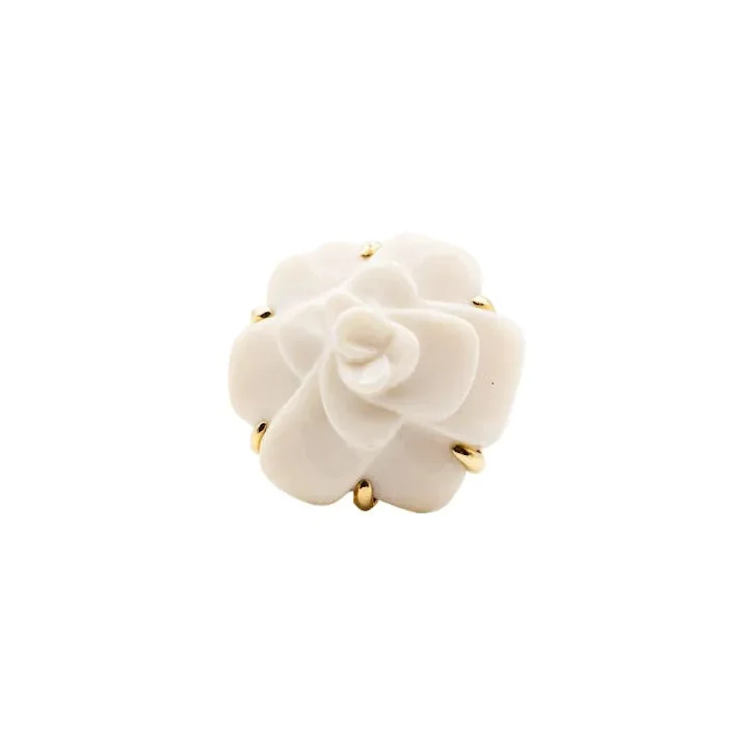 Ring CHANEL "Camélia" cocktail in yellow gold and agate