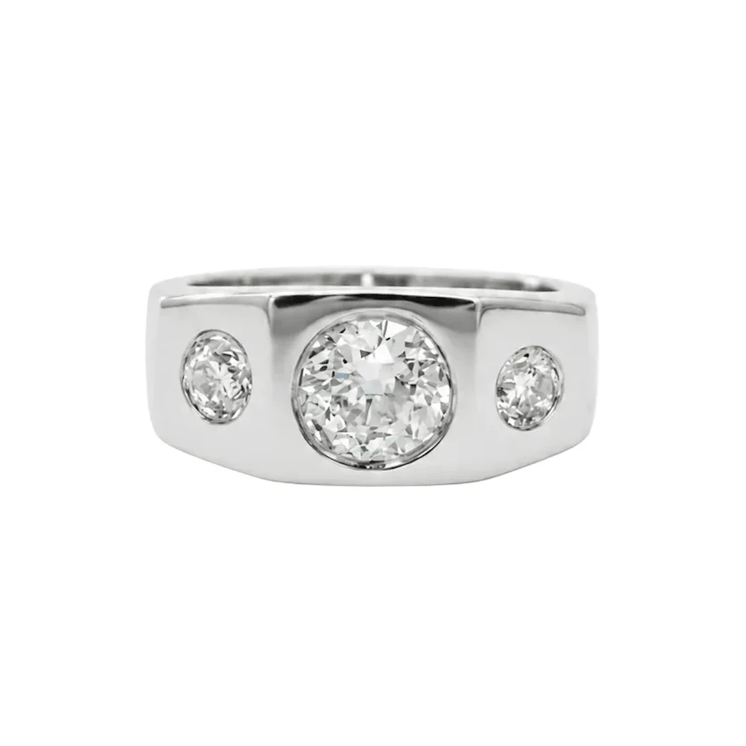 Trilogy Ring in Platinum and Diamonds
