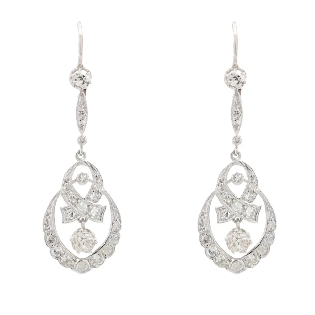 Earrings Hanging in white gold