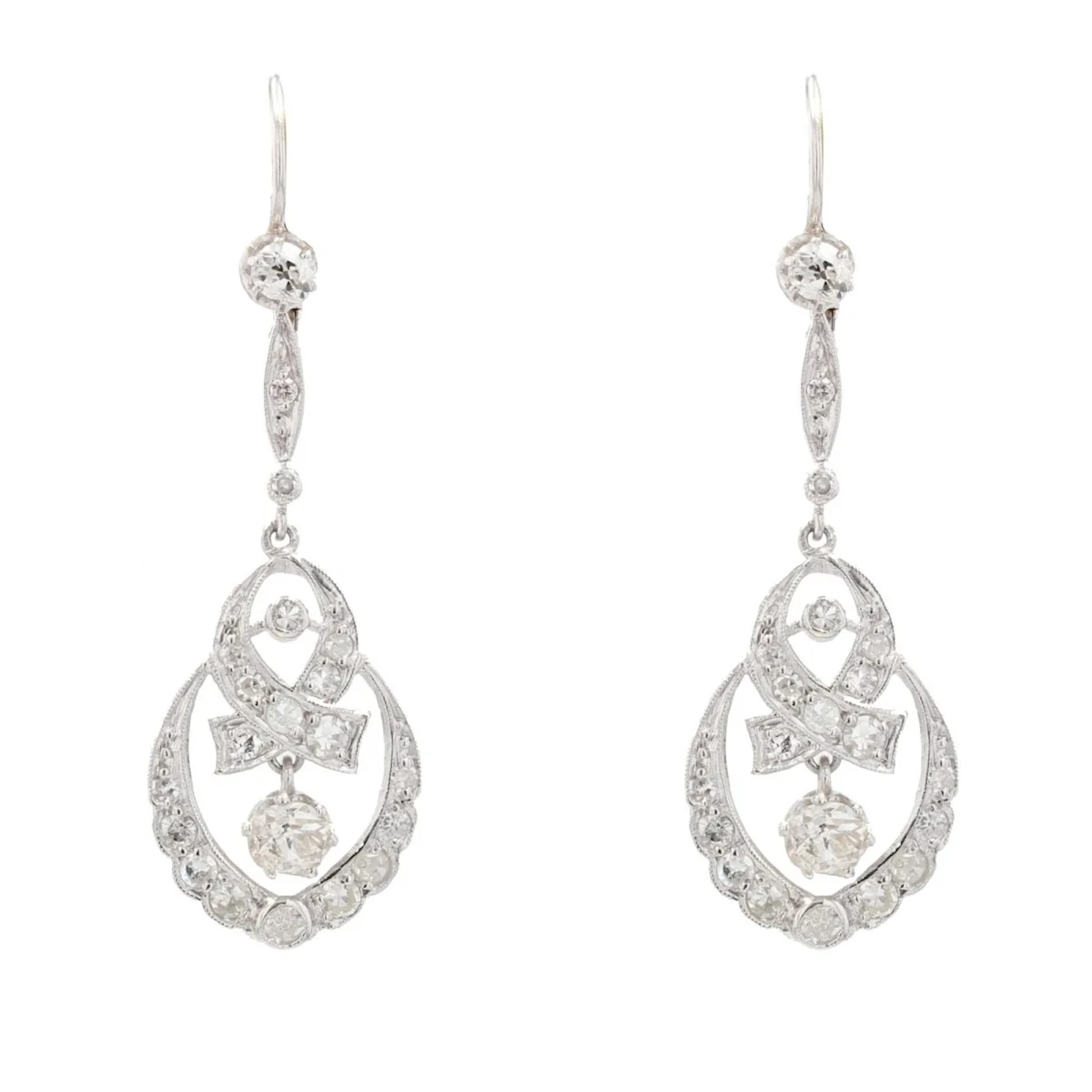 Earrings Hanging in white gold