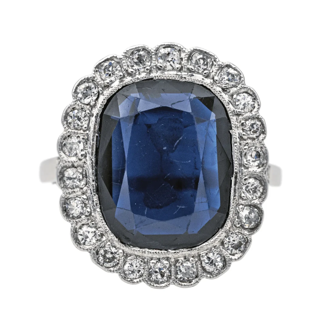 Bague Pompadour en platine, saphir et diamants